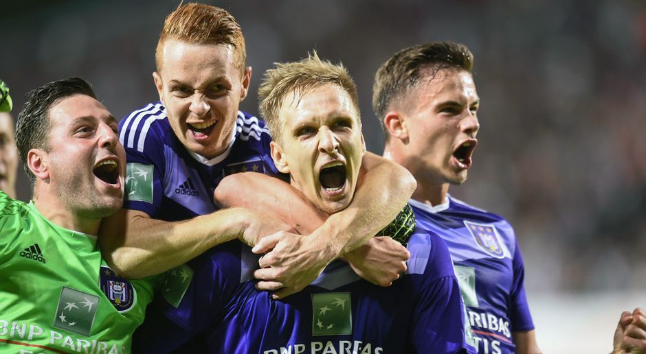 
                <strong>Belgien: RSC Anderlecht</strong><br>
                Der RSC Anderlecht sicherte sich in Belgien den bereits 34. Meistertitel der Vereinsgeschichte. Durch einen 3:1-Erfolg in Charleroi fixierte das Team des früheren Nürnberg-Trainers Rene Weiler den Titel bereits einen Spieltag vor Saisonende und vermasselte somit dem FC Brügge die Titelverteidigung. Entscheidender Mann beim Sieg in Charleroi war der Pole Lukasz Teodorczyk (Mi.). Er erzielte einen Doppelpack, den dritten Treffer steuerte Leipzig-Leihgabe Massimo Bruno bei.
              