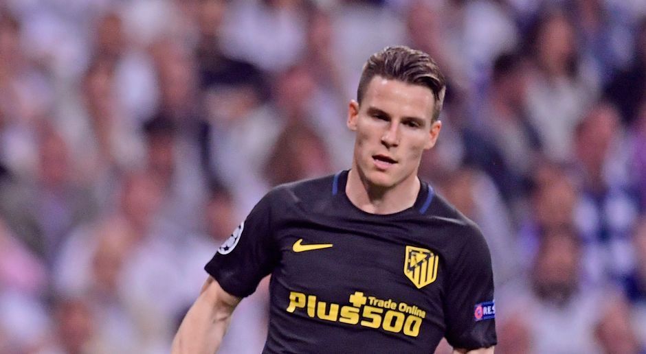 
                <strong>Kevin Gameiro (Atletico Madrid)</strong><br>
                Versucht nach elf Minuten das Dribbling im Strafraum gegen Ramos, doch ohne Erfolg. Taucht nach einer Viertelstunde auf einmal allein vor Navas auf und versucht den Ball vorbei zu legen, doch der Real-Keeper bleibt Sieger. Eigentlich muss den Gameiro machen. Im weiteren Verlauf des Spiel fällt Gameiro kaum noch auf. Die logische Folge: Diego Simeone nimmt ihn in Minute 58 runter und bringt Torres. ran-Note: 5
              