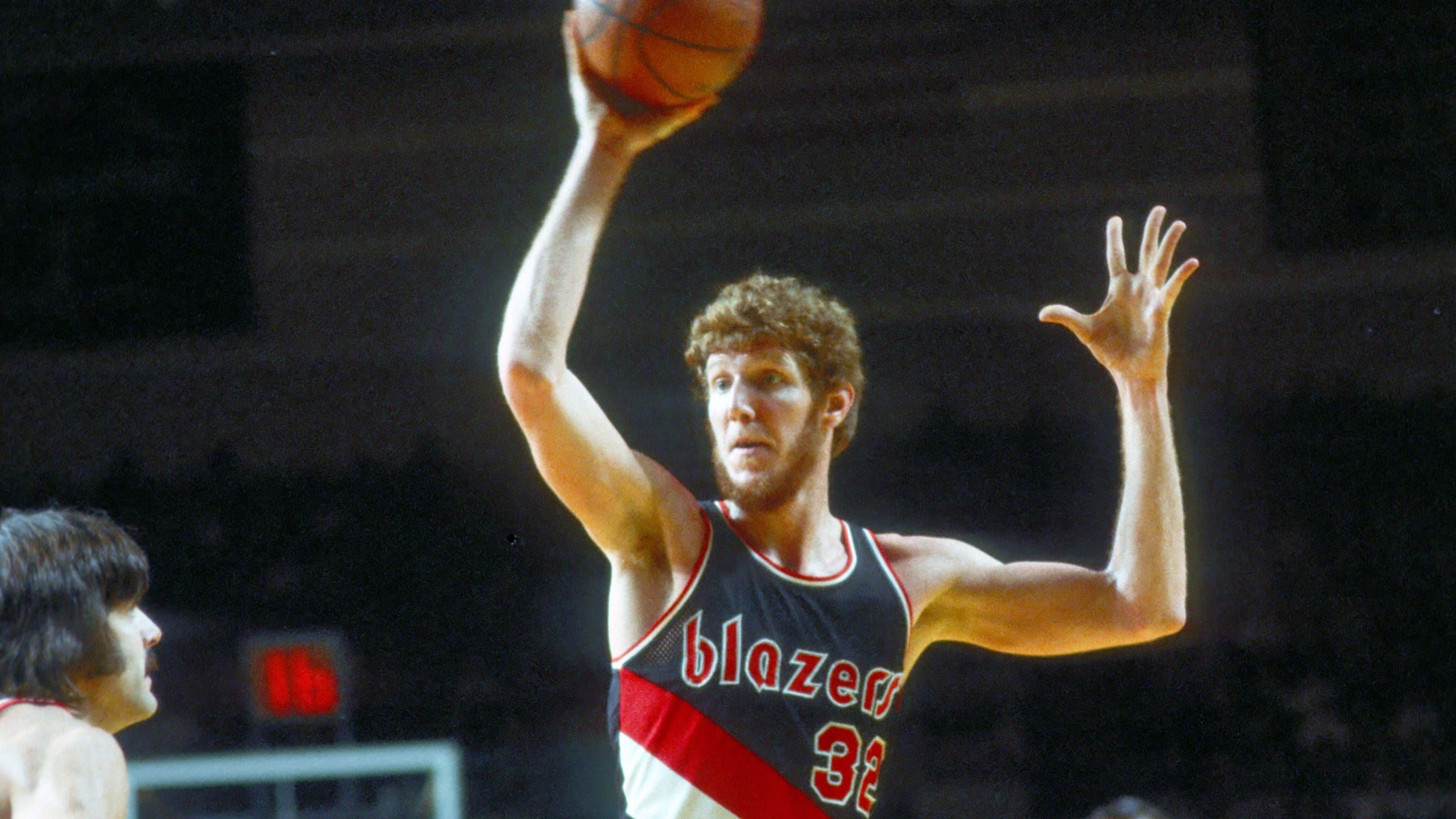 <strong>Bill Walton (Portland Trailblazers) - Finals MVP 1977</strong><br>Serie: Portland Trailblazers vs, Philadelphia 76ers (4-2)<br>Finals-Stats: 18,5 Punkte, 19,0 Rebounds, 5,2 Assists und 3,7 Blocks in 37,7 Minuten<br>Playoff-Stats: 18,2 Punkte, 15,2 Rebounds, 5,5 Assists und 3,4 Blocks in 39,7 Minuten