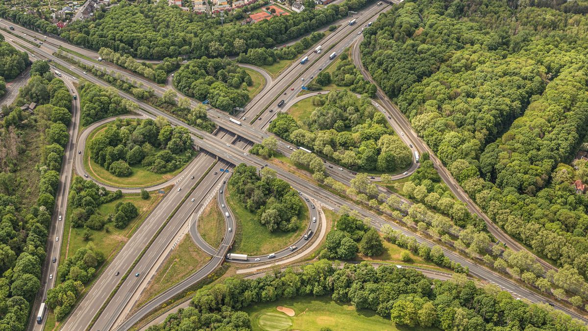Die A4 und die A559 bei Köln werden kurzfristig gesperrt. (Symbolbild)