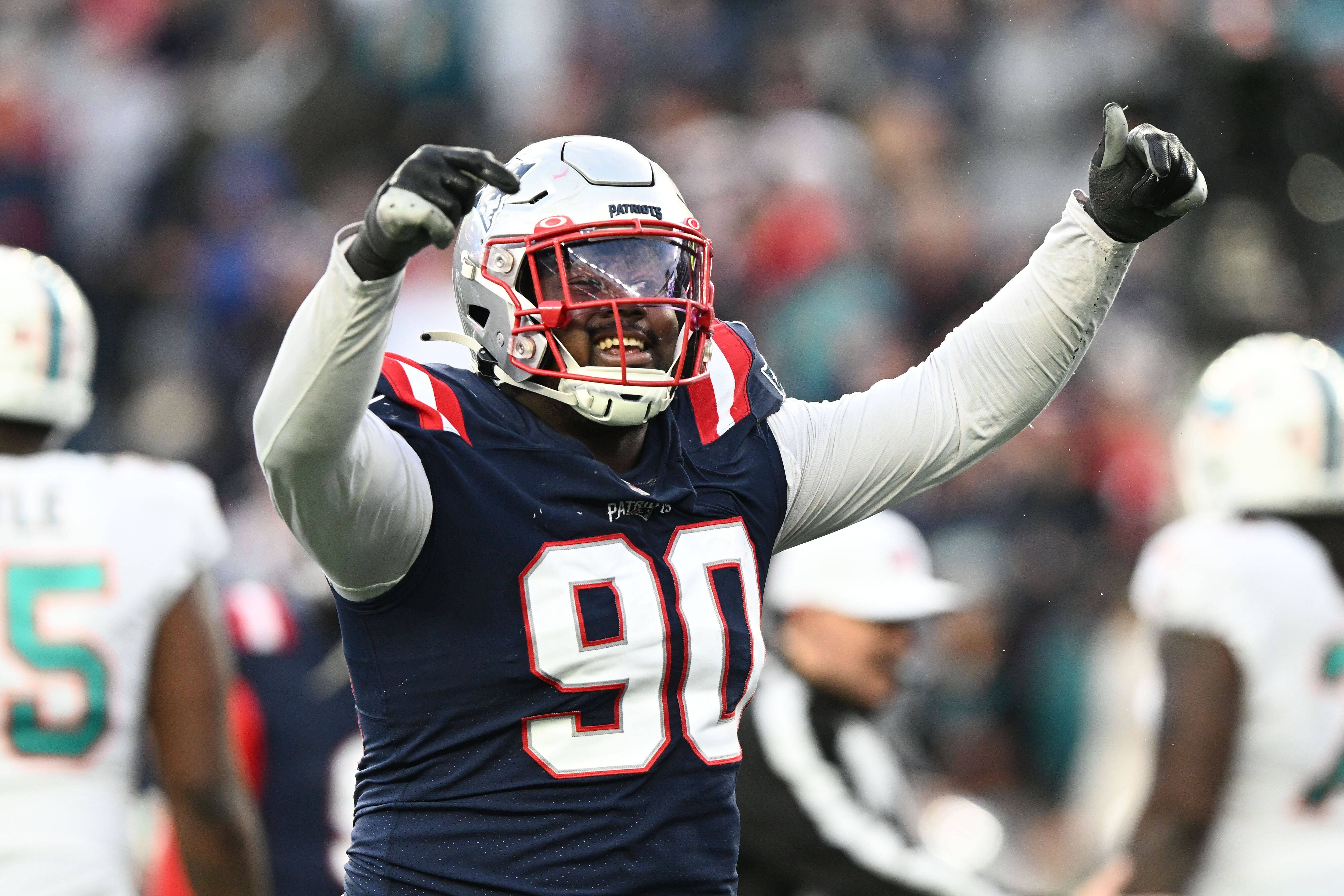 NFL: New England Patriots Geben Defensive Tackle Christian Barmore Mega ...