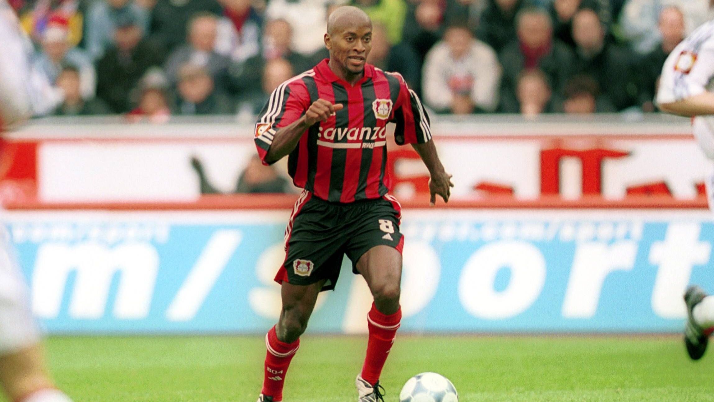 <strong>Zé Roberto (2002, 9,5 Millionen Euro)</strong><br>Ein weiterer der vielen Brasilianer, die einst in Leverkusen kickten. Zé Roberto erreichte mit der Werkself das Champions-League-Finale und wurde dann in München zum angesehenen Fanliebling. Linksverteidiger, linkes Mittelfeld, zentrales Mittelfeld – er spielte immer auf hohem Niveau. 248 Partien, 20 Tore, 62 Vorlagen. Dazu zahlreiche nationale Titel.