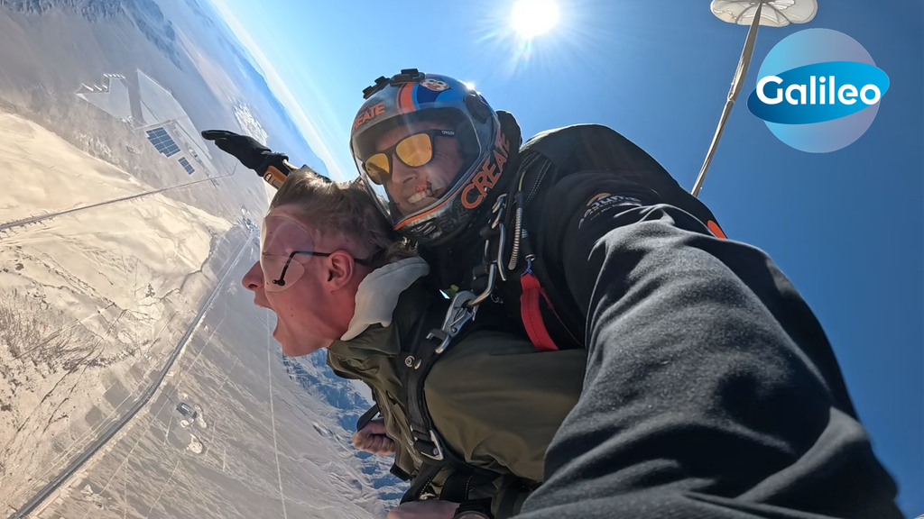 "7 vs. Wild"-Star springt für gewagtes Experiment aus dem Flieger