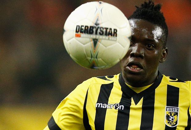 
                <strong>Bertrand Traore (Vitesse Arnheim)</strong><br>
                Rund zehn Millionen Euro soll der BVB bereit sein für Bertrand Traore auszugeben. Der steht allerdings beim FC Chelsea unter Vertrag und ist nur an Vitesse Arnheim ausgeliehen. Auch bei Chelsea beobachtet man die Entwicklung und soll mit einem Verkauf zögern. (Quelle: Sun)
              