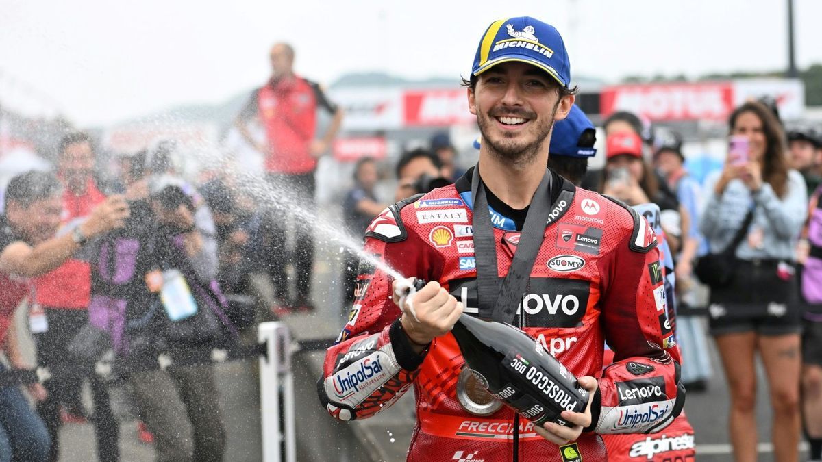 Francesco Bagnaia feiert in Japan