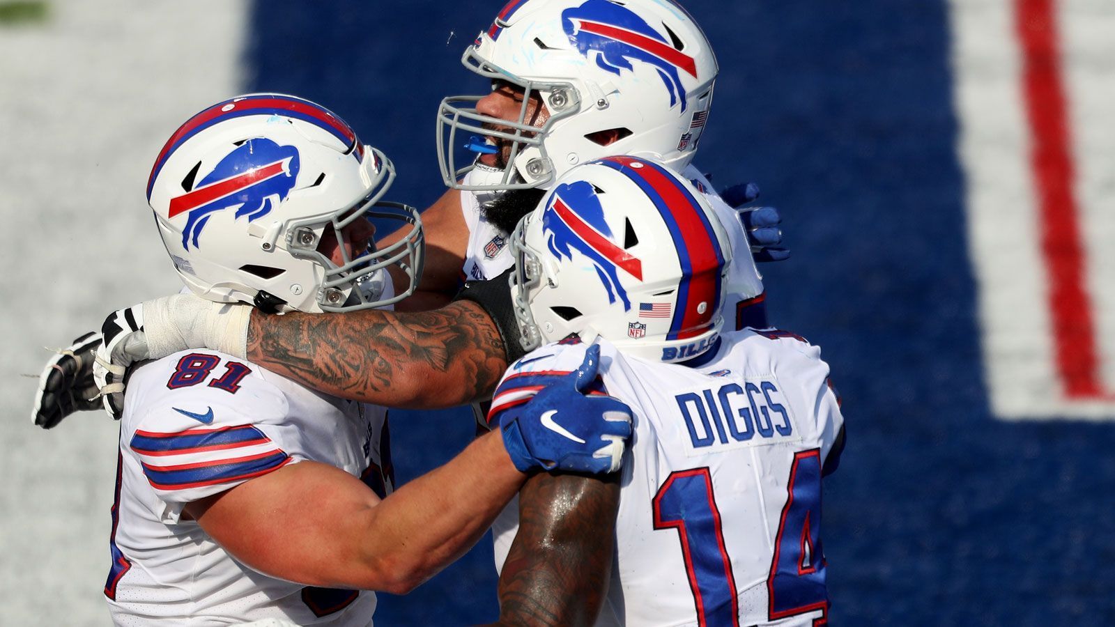 
                <strong>Buffalo Bills</strong><br>
                Ein böses Ende nahm die Covid-Erkrankung für Tight End Tommy Sweeney, der wegen Herzproblemen nicht mehr eingesetzt werden kann. Zuvor war zehn Tage lang Cornerback Josh Norman wegen eines positiven Corona-Tests auf der Covid-19-Liste geparkt. Genau wie seine Kontaktpersonen Tight End Tyler Kroft, Cornerback Levi Wallace und Safety Dean Marlowe meldete sich der Defensive Back jedoch wieder zurück. Bereits am 7. Spieltag gegen die New York Jets musste das Team auf gleich vier Tight Ends verzichten, darunter auch Starter Dawson Knox. Auch Lee Smith, Tommy Sweeney und Practice-Squad-Spieler Nate Becker, die als direkte Kontaktpersonen von Knox identifiziert wurden, wurden damals aus dem Verkehr gezogen. Inzwischen sind alle Spieler wieder verfügbar.
              