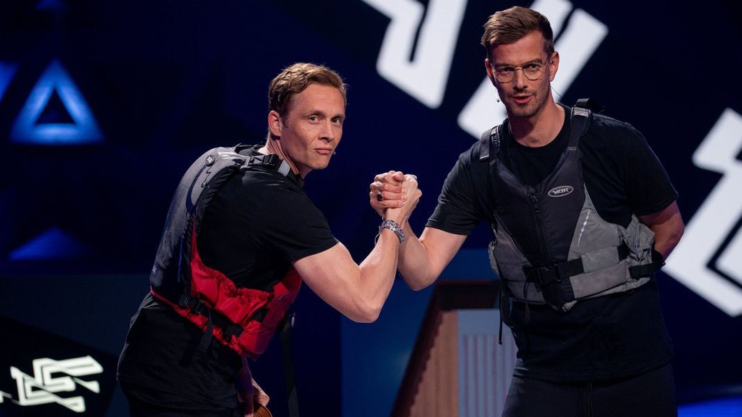 Matthias Schweighöfer und Joko Winterscheid vor dem Finale in der 3. Folge von "Wer stiehlt mir die Show?" 2023.