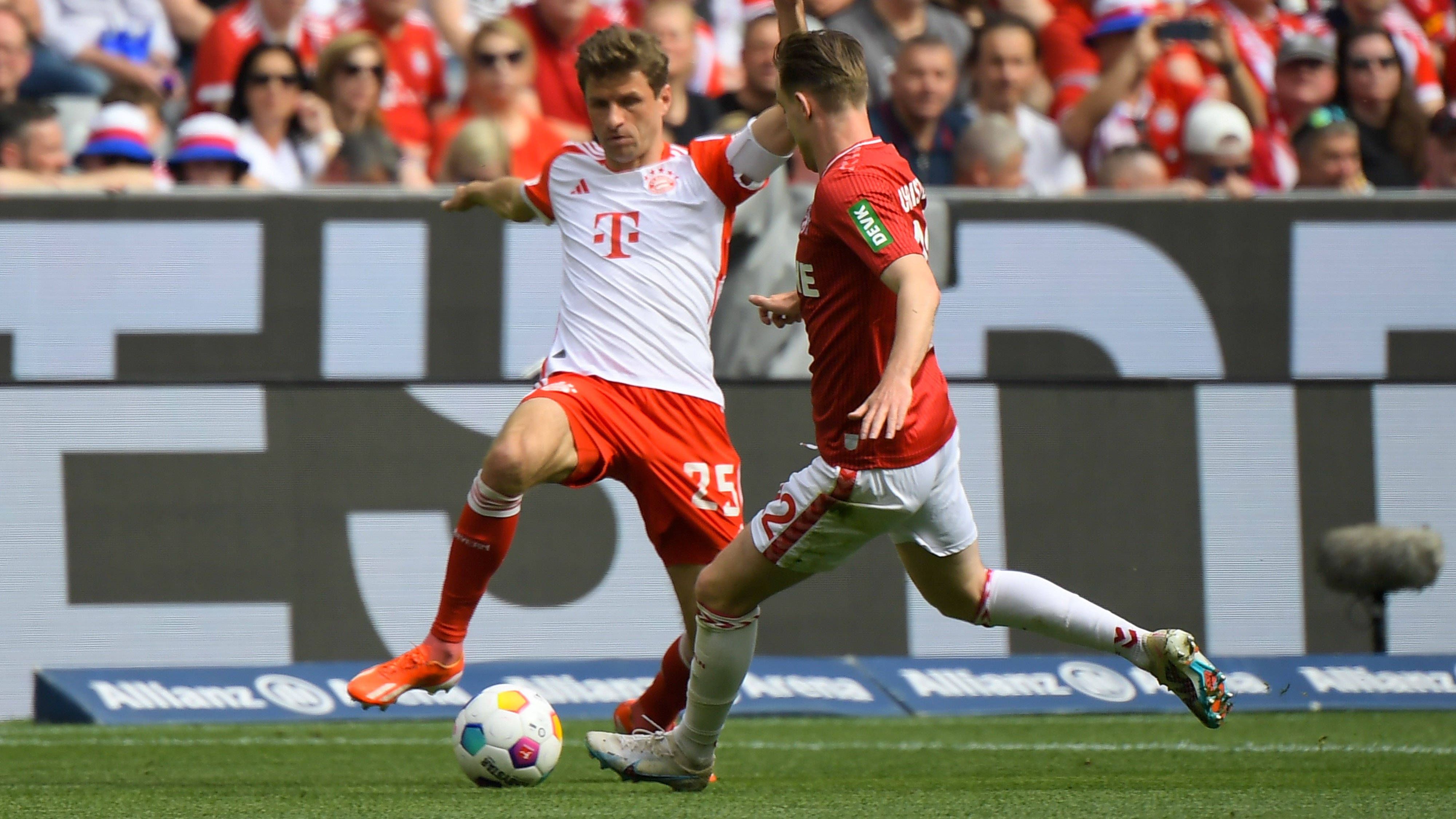 <strong>Thomas Müller</strong><br>Auch der Routinier darf wieder von Beginn an ran, da Musiala ebenfalls geschont wird. Wie immer zentral hinter Kane sehr engagiert und mit viel Ballbesitz, aber bis zur Nachspielzeit ohne entscheidende Szenen in der Offensive. Dann erkämpft er sich den Ball und trifft zum 2:0-Endstand. <strong><em>ran</em>-Note: 3</strong>