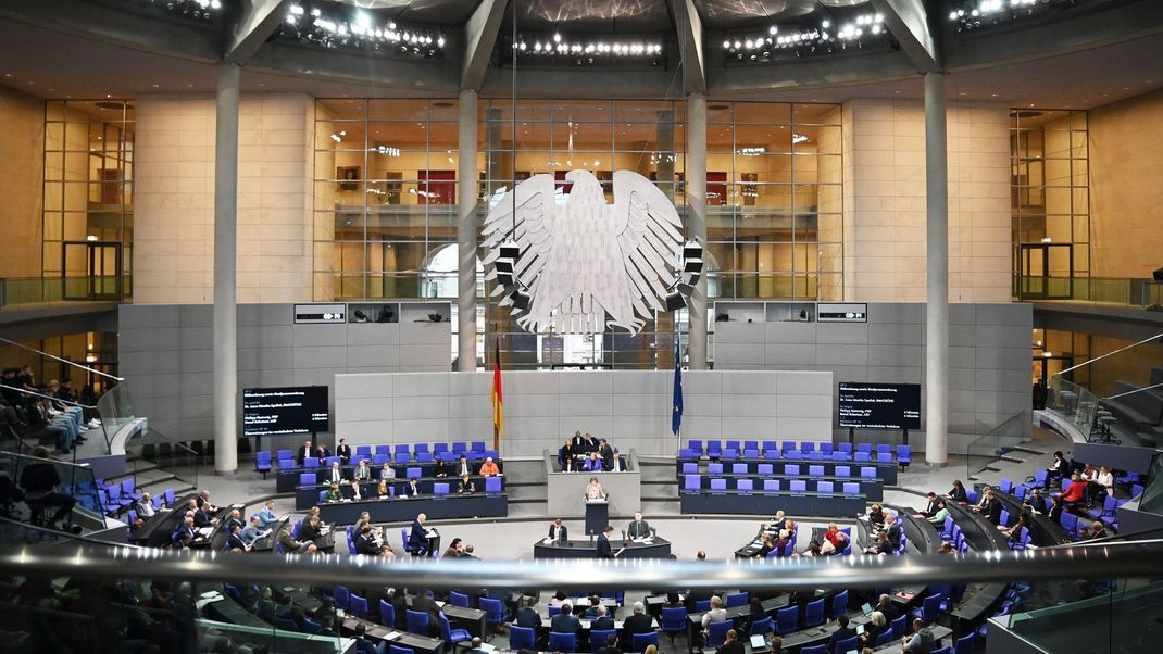 Der Bundestag will noch vor der Neuwahl mehrere Vorhaben umsetzen. (Symbolbild)