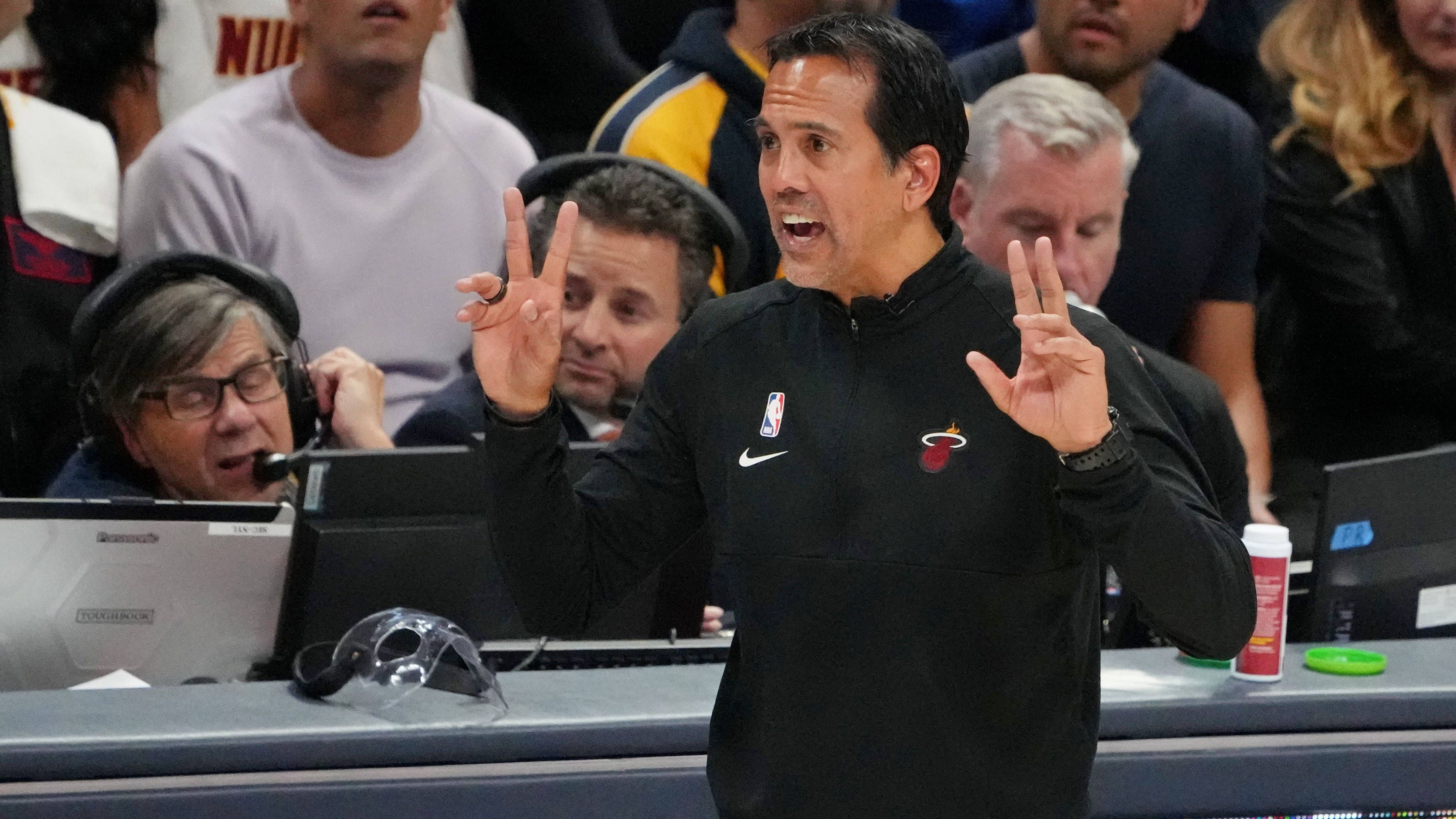 <strong>Wer ist der beste Cheftrainer in der NBA?</strong><br>1. Erik Spoelstra (Foto), Miami – 73%<br> 2. Tyronn Lue, LA Clippers – 10%<br>3. (geteilt) Steve Kerr, Golden State – 7%<br> 3. (geteilt) Gregg Popovich, San Antonio – 7%<br> 5. Michael Malone, Denver – 3%