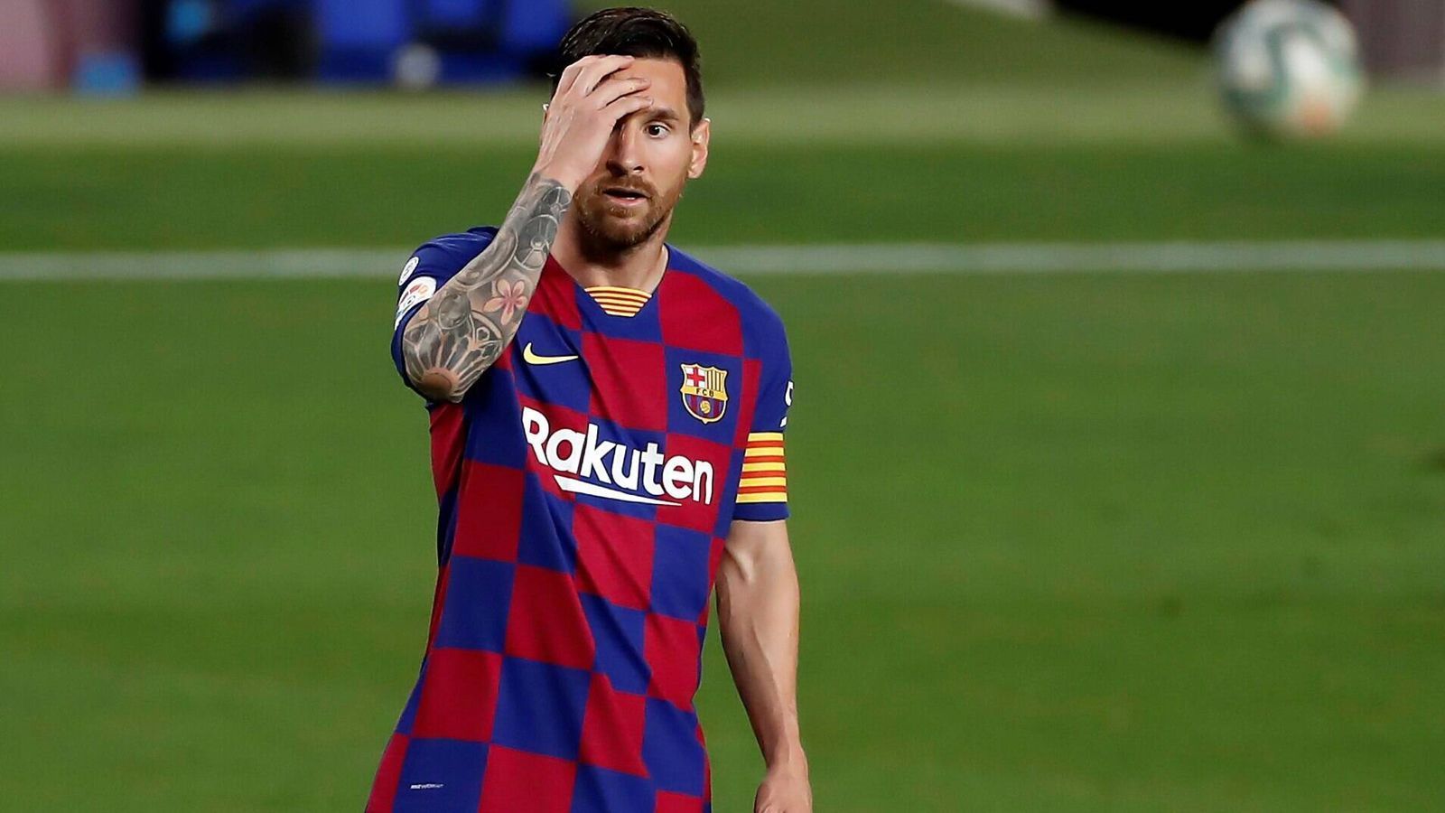 
                <strong>Verbleib beim FC Barcelona?</strong><br>
                Der Vertrag von Messi läuft im Sommer aus und bislang schien ein Abgang unausweichlich. Doch nun berichtet der spanische TV-Sender "RTVE", dass Messi "unter Bedingungen" zu einer Verlängerung bereit sei. Welche Bedingungen dies sein sollen, ist nicht bekannt. Auch die "Mundo Deportivo" berichtet, dass eine Vertragsverlängerung Messis immer wahrscheinlicher werde. Bleibt am Ende also doch in Barcelona?
              