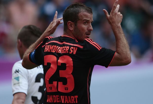 
                <strong>Der einstige Lieblingsspieler </strong><br>
                2012 kauften die Hamburger - auch auf Kühne-Drängen - Rafael van Vaart von Tottenham. Der Milliardär steuerte einen Acht-Millionen-Kredit bei. Der HSV ist mit seinem Investor kein Einzelfall: ran.de zeigt weitere, auch eher unbekannte, Geldgeber. 
              