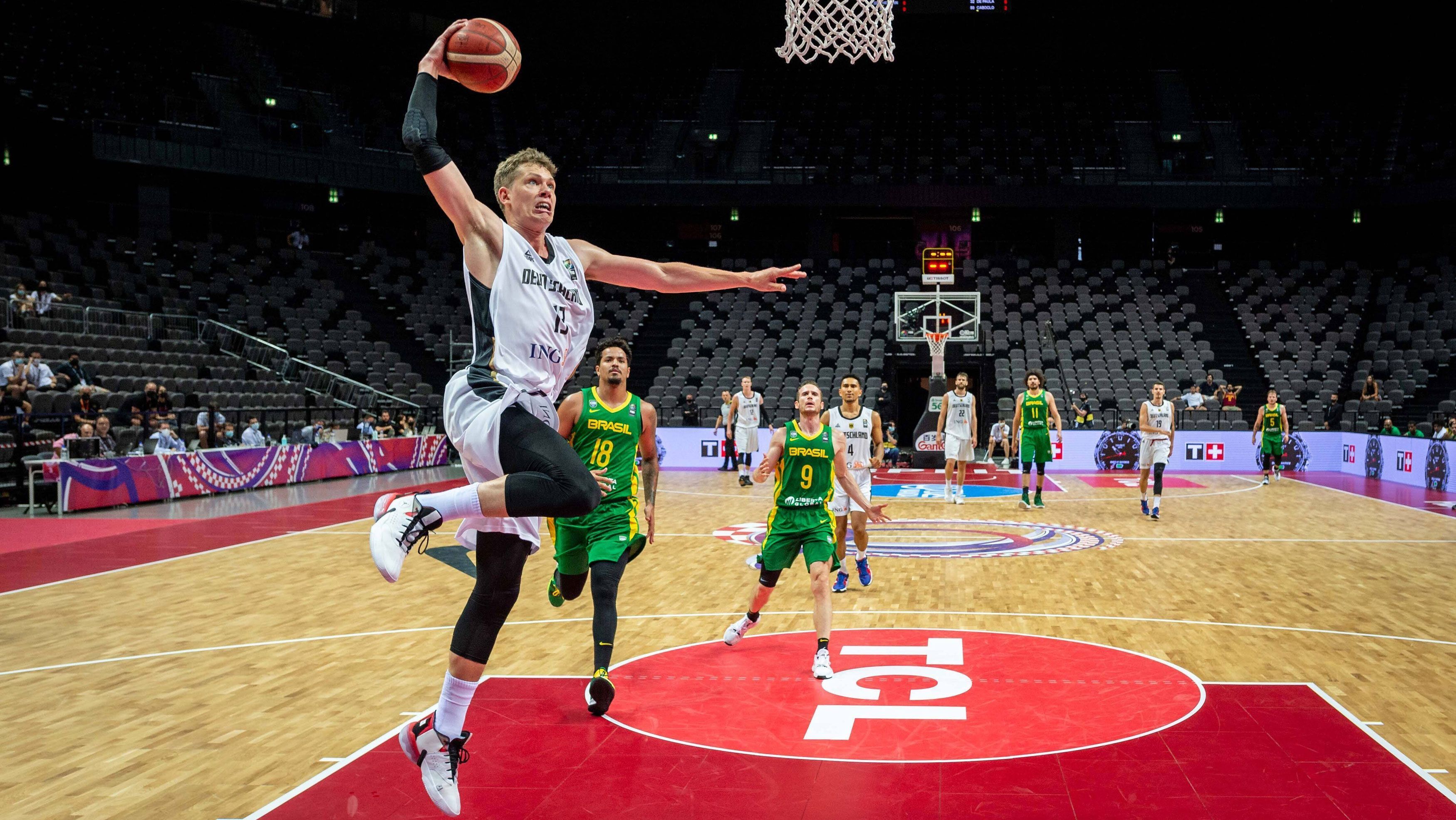 
                <strong>Deutschland (zwei NBA-Profis)</strong><br>
                Moritz Wagner (PF, Orlando Magic): 25. Pick 2018 von Los Angeles Lakers, Statistiken 20/21: 6,9 Pts, 1,1 Ast, 3,2 RebIsaac Bonga (SF, Washington Wizards): 39. Pick 2018 von Philadelphia 76ers, Statistiken 20/21: 2,0 Pts, 0,6 ASt, 1,7 Reb
              