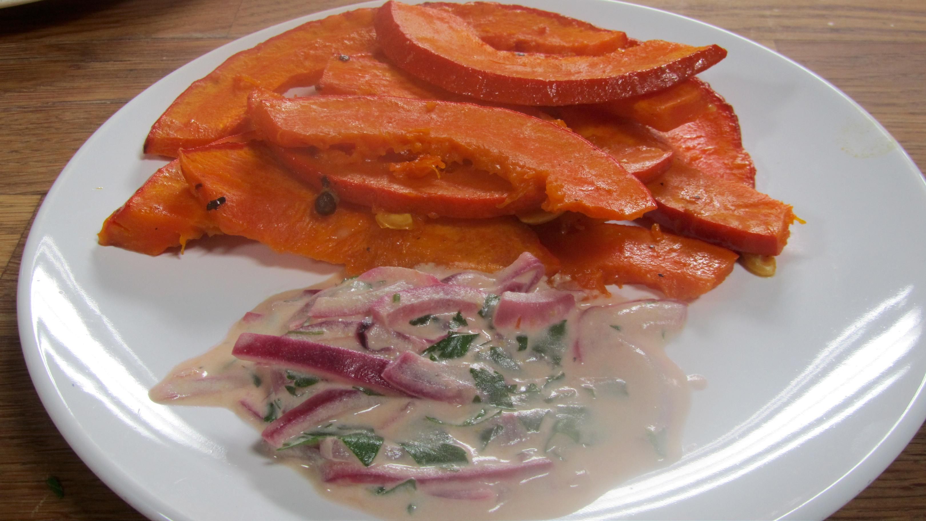 Kürbisauflauf mit Zwiebel- Senf-Sauce