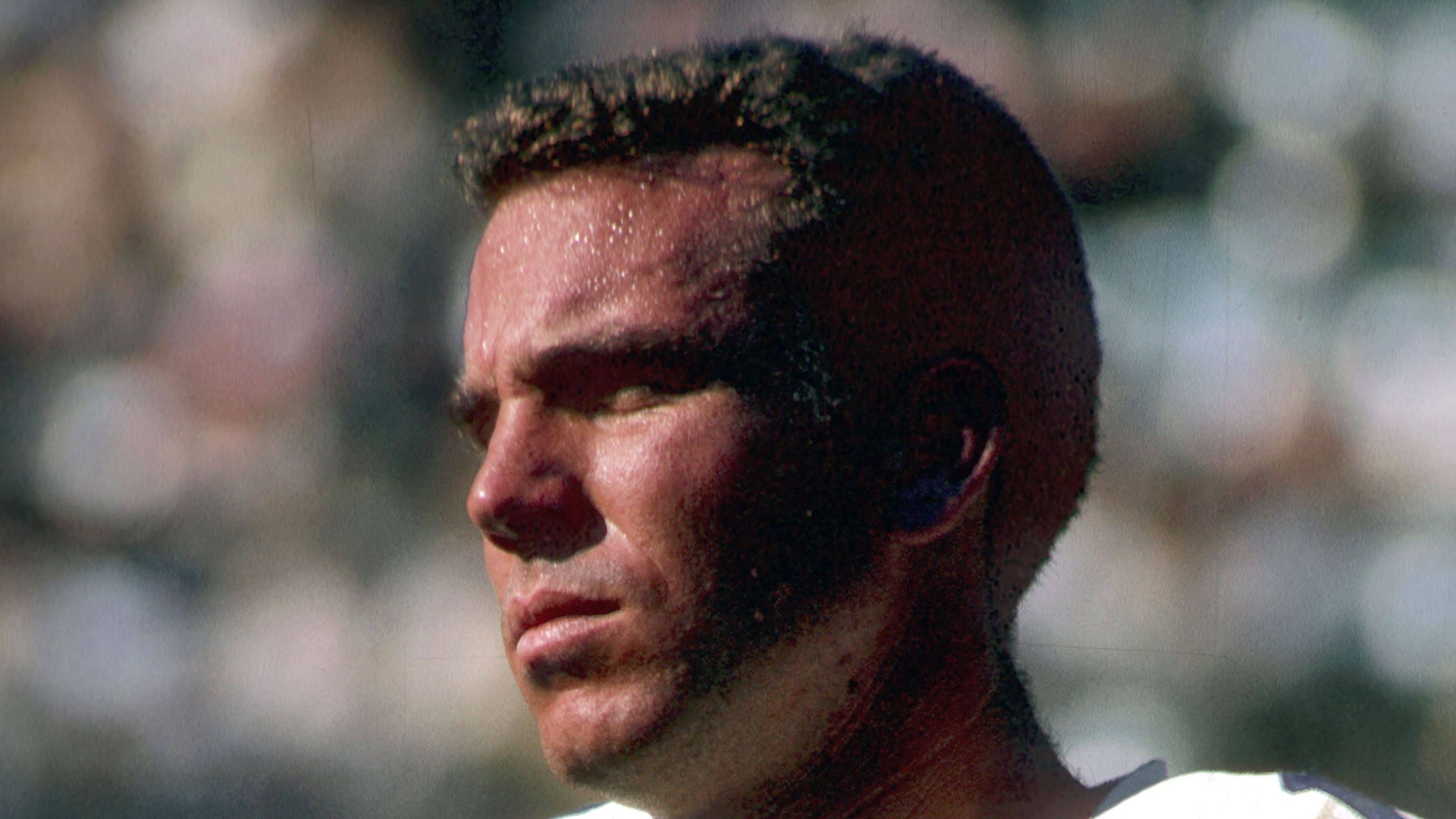 <strong>3. Roger Staubach<br></strong>Ein Zehntrunden-Pick von 1964 durch die Dallas Cowboys. Nachdem er seinen Dienst in der Navy abgeleistet hatte, führte Staubach die Cowboys zu mehreren Super Bowl-Siegen und prägte die Franchise maßgeblich.