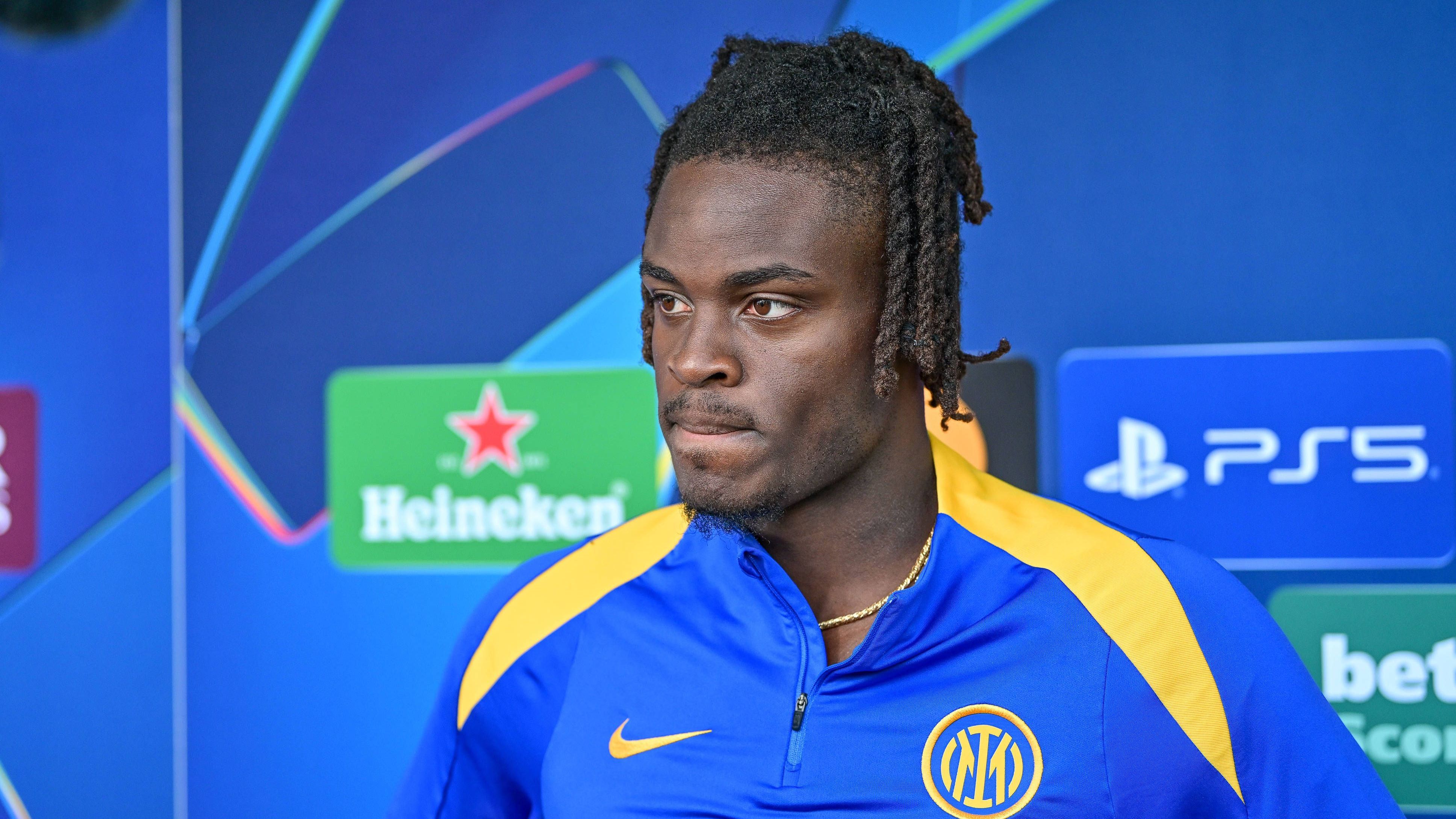 <strong>Yann Bisseck (Inter Mailand)</strong><br>Der deutsche Innenverteidiger hat großen Anteil am Finaleinzug der Mailänder. Er stand in sieben von zwölf Spielen in der Startelf und verpasste nur zwei Partien. Im Halbfinale gegen den FC Barcelona machte der Nationalspieler beide Spiele von Anfang an.