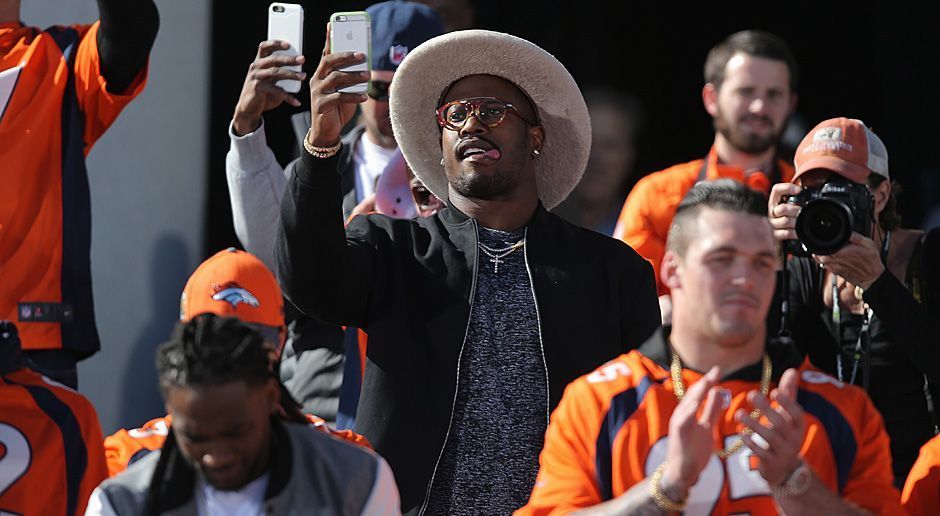 
                <strong>Sieger-Parade der Denver Broncos</strong><br>
                Sowas haste noch nicht gesehen! Da zückt auch ein Superstar wie Miller sein iPhone.
              
