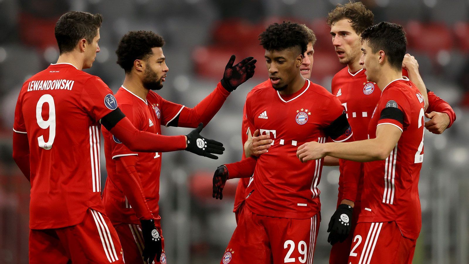 
                <strong>3:1 gegen Salzburg - die Bayern-Stars in der Einzelkritik</strong><br>
                15. Champions-League-Sieg in Folge für den Titelverteidiger. Durch den 3:1-Erfolg gegen den FC Salzburg macht der FC Bayern bereits das Achtelfinale klar. ran.de hat sich die Bayern-Stars genau angeschaut. 
              