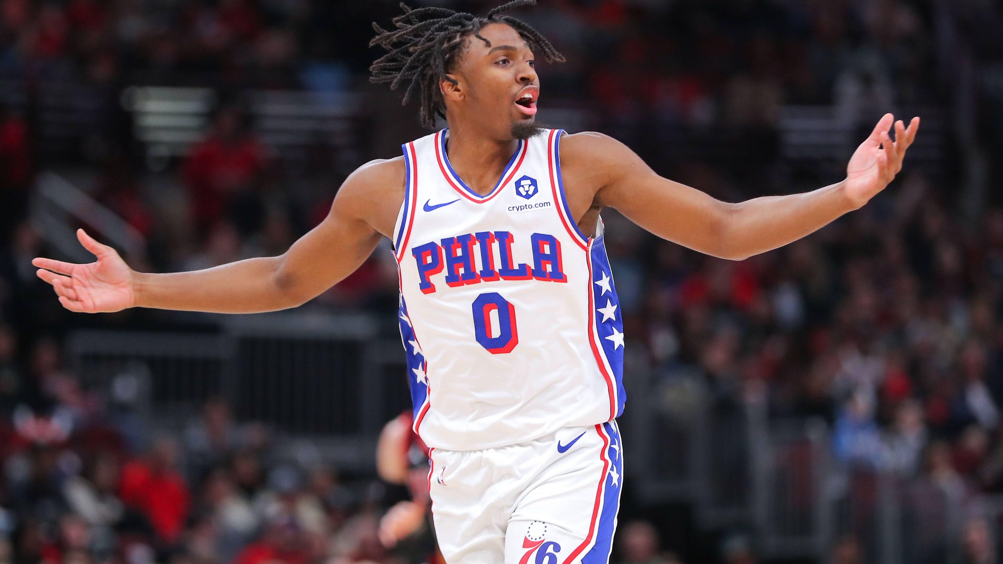 <strong>Tyrese Maxey (Philadelphia 76ers)</strong><br>Kategorie: NBA Sportsmanship Award<br>Position: Guard<br>Stats der Regular Season: 25,9 Punkte, 6,2 Assists, 3,7 Rebounds