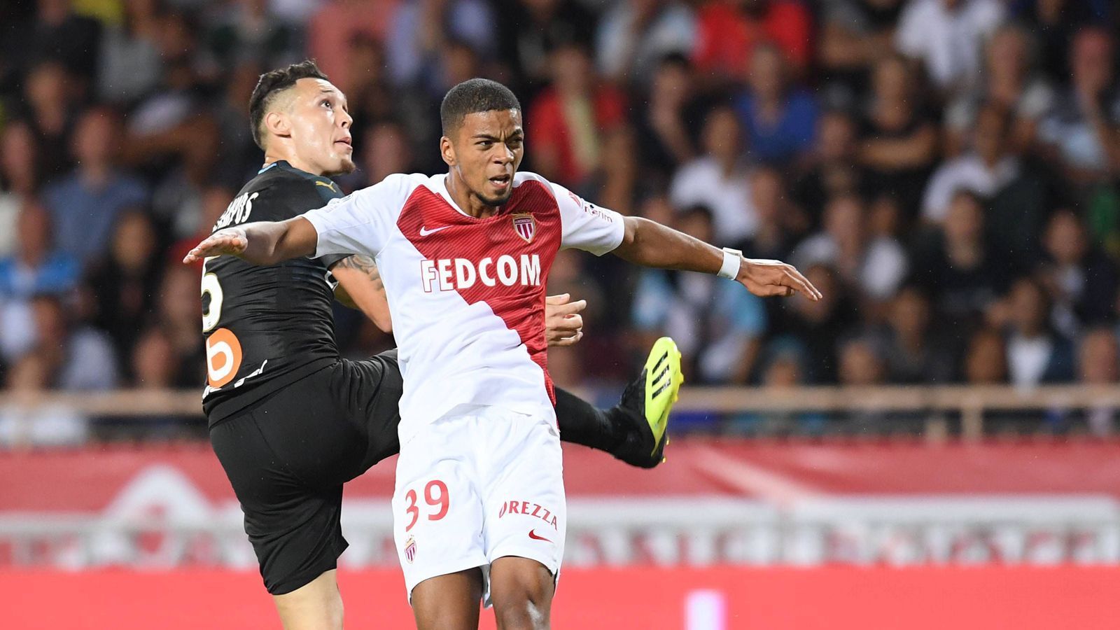 
                <strong>Benjamin Henrichs (AS Monaco)</strong><br>
                Kurz vor Ende der Transferperiode wechselte der frühere Leverkusener zu AS Monaco. Henrichs lief in acht Europapokal-Spielen für die Werkself auf. In der Gruppe A bekommt er es zum Auftakt mit Atletico Madrid und danach mit Borussia Dortmund und dem FC Brügge zu tun.
              