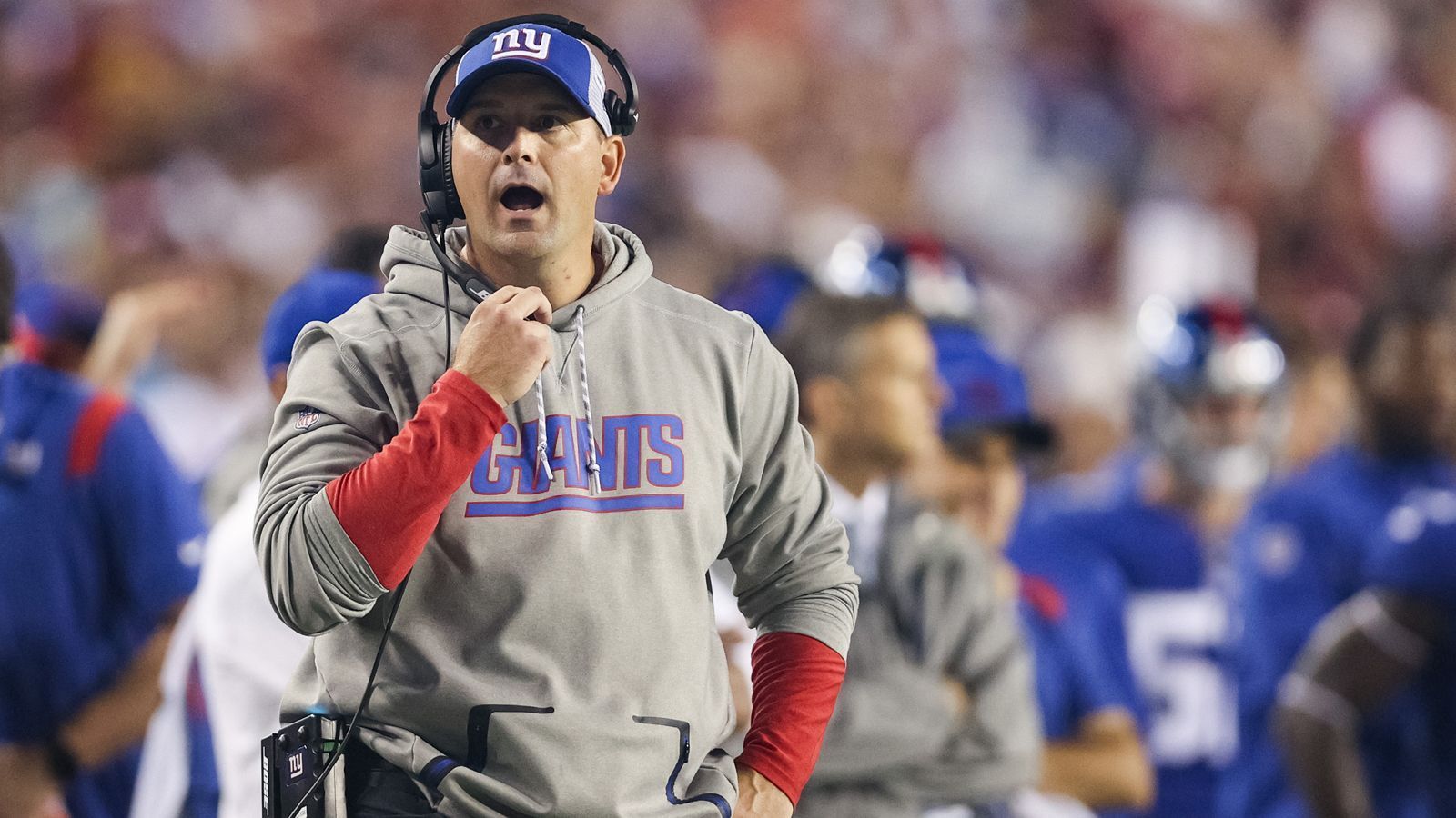 
                <strong>Joe Judge (New York Giants)</strong><br>
                Die Entscheidung, Joe Judge zum Head Coach zu machen, kam für viele Fans der New York Giants überraschend. Nach einer 6-10-Spielzeit 2020 und einem 0-3-Start in dieser Saison steht der 39-Jährige auch stark in der Kritik. Die Niederlagen gegen das Washington Football Team und die Atlanta Falcons waren mehr als vermeidbar. In der Öffentlichkeit mehren sich die Forderungen nach einer Entlassung. Für die Giants könnten vor allem die anstehenden Spiele problematisch werden. In den kommenden sieben Wochen trifft New York unter anderem auf die Saints, Cowboys, Rams, Chiefs, Raiders und Buccaneers. Gut möglich also, dass Judge noch während der Saison seinen Job verliert.
              