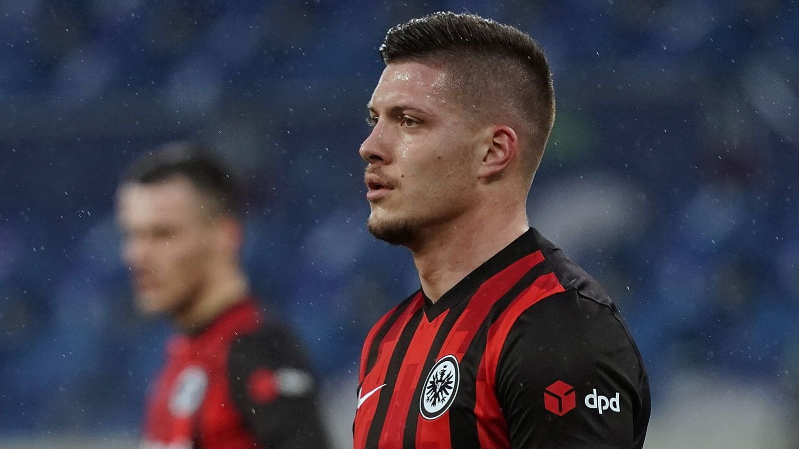 
                <strong>Luka Jovic</strong><br>
                Luka Jovic: Der Leihspieler von Real Madrid taucht in Hälfte eins fast komplett unter, vor allem da das Frankfurter Spiel hauptsächlich auf den Flügeln stattfindet. Wird in der 67. Minute von Ragnar Ache ersetzt. ran-Note: 4
              