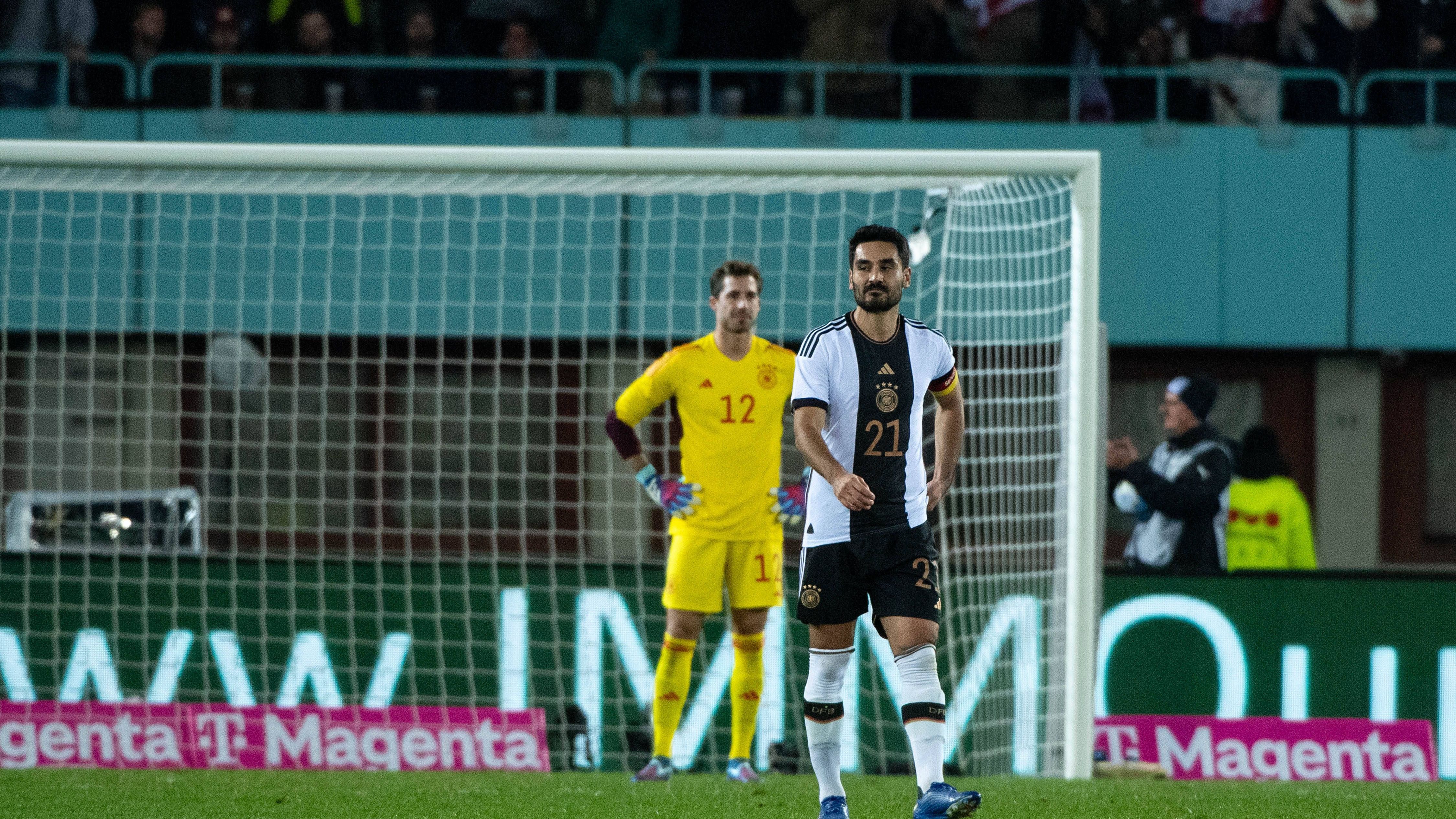 <strong>AS (Spanien)</strong><br>"Deutschland ist ein Drama - Der EM-Gastgeber geht mit der zweiten Niederlage in zwei Spielen gegen Österreich in die Pause. Sané wurde nach einer Tätlichkeit gegen Mwene des Feldes verwiesen."