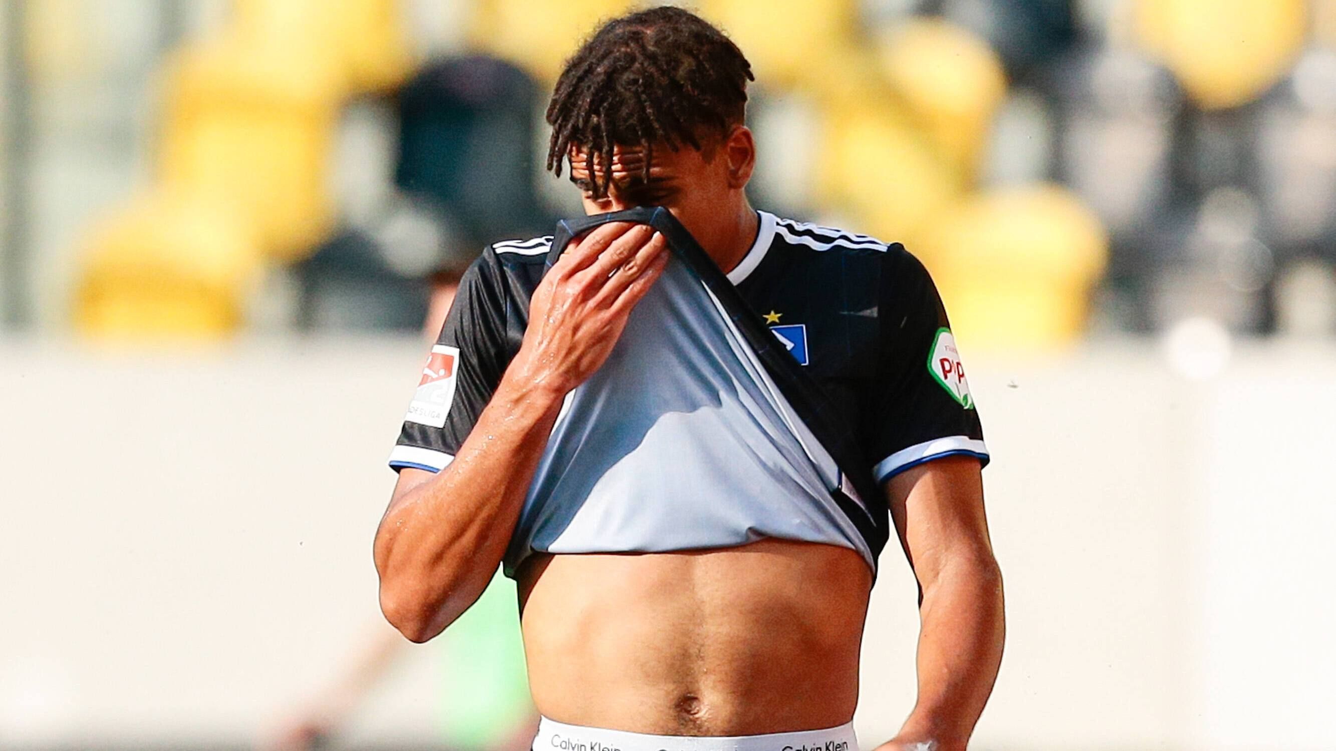 
                <strong>Josha Vagnoman</strong><br>
                Für Gyamerah eingewechselt. Ein mutiger Vorstoß nach vorne, ansonsten auf die Defensive fokussiert. ran-Note: 3
              
