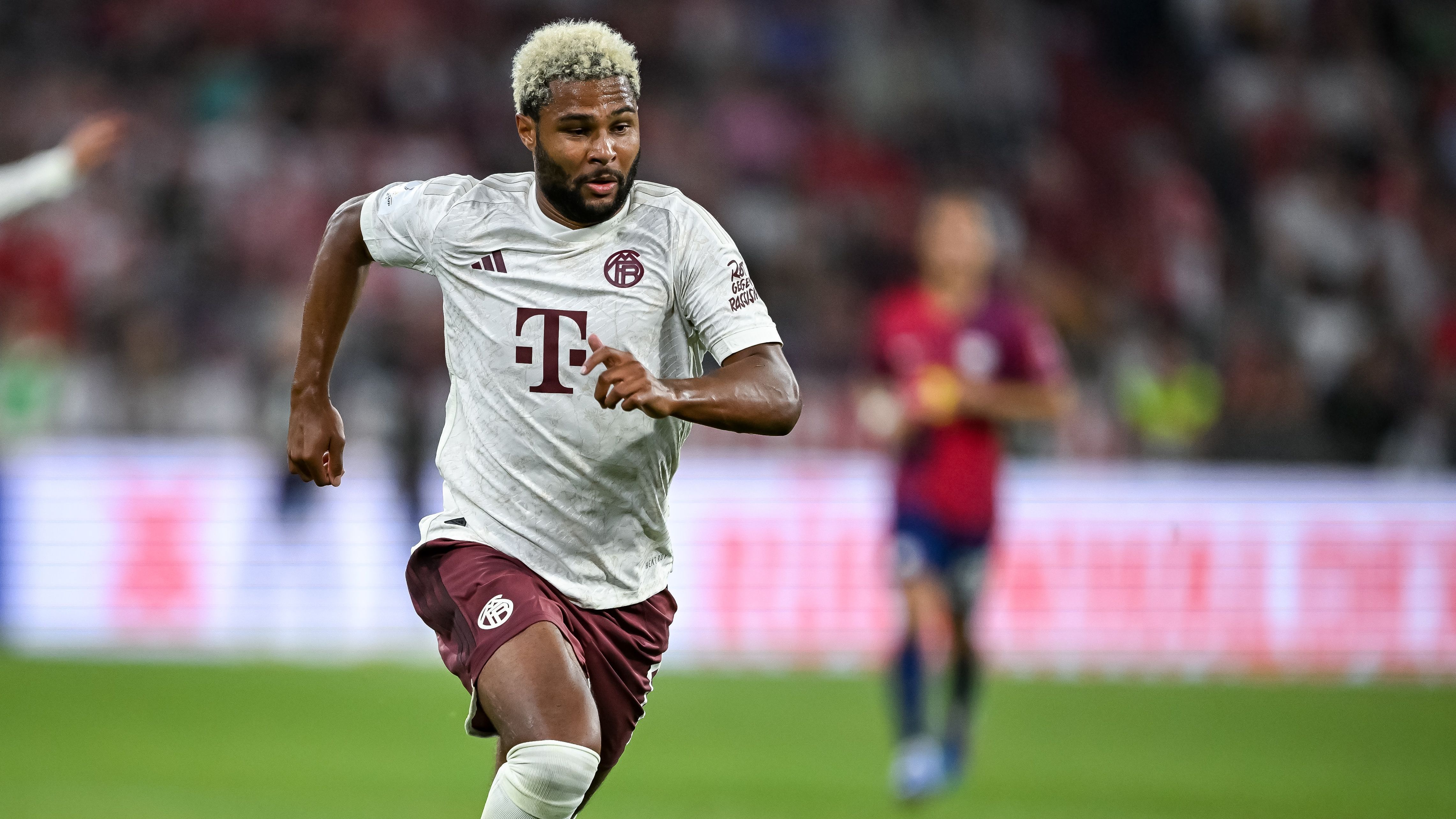 <strong>Serge Gnabry (FC Bayern 2018-vsl. 2026)</strong><br>Ein Jahr später kehrte er zurück und startete richtig durch. Sowohl bei Bayern als auch in der Nationalmannschaft wurde er zum Leistungsträger.