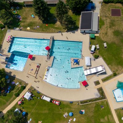 Kommunen verlangen mehr Geld für Schwimmbäder