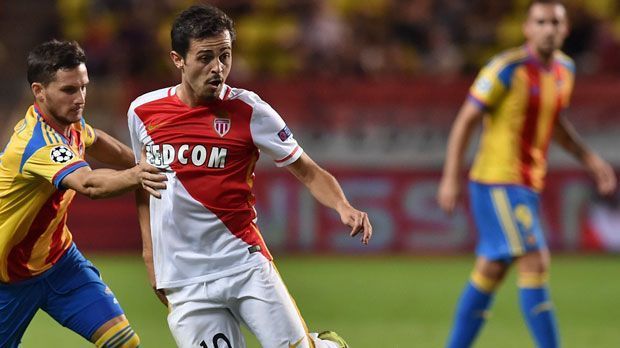 
                <strong>Bernardo Silva (AS Monaco)</strong><br>
                Bernardo Silva: Der Portugiese ist bei der U21-EM im Sommer 2015 der Star seines Teams, das erst im Finale an Schweden scheitert. Bei Monaco ist er unter Trainer und Landsmann Leonardo Jardim Stammspieler im offensiven Mittelfeld. Ende August verlängert der 21-Jährige seinen Vertrag vorzeitig bis zum Sommer 2020.
              