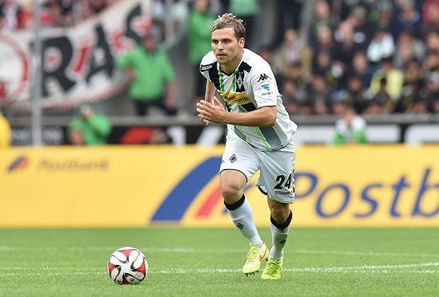 
                <strong>Tony Jantschke (Borussia Mönchengladbach)</strong><br>
                Jantschke ist jung, erfahren und gelernter Rechtsverteidiger - also ein idealer Kandidat für Löw. Doch mittlerweile läuft der 24-Jährige bei der Borussia als Innenverteidiger auf und sieht auch seine Zukunft auf dieser Position.
              