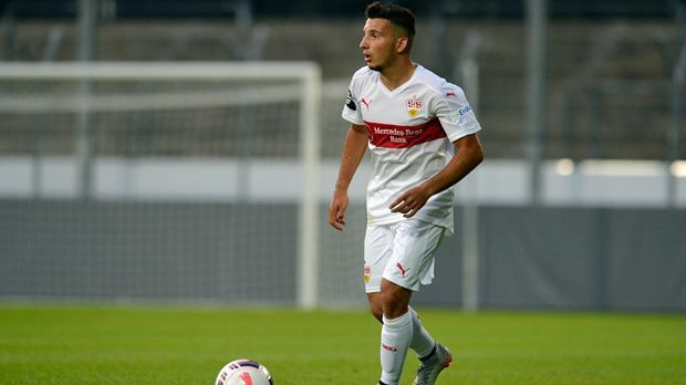 
                <strong>Arianit Ferati (VfB Stuttgart)</strong><br>
                Arianit Ferati (VfB Stuttgart): Der 18-Jährige gilt als derzeit größtes Talent der Schwaben und kam in der Hinrunde schon drei Mal in der Bundesliga zum Einsatz. Sein Vorteil: Der neue Profi-Coach Jürgen Kramny kennt Ferati schon von der zweiten Mannschaft, für die der Teenager in der laufenden Saison sieben Mal auflief und dabei zwei Treffer erzielte. Ob aber Kramny im Bundesliga-Abstiegskampf auch den Mut hat, auf einen Jungspund zu setzen, wird sich erst noch zeigen.
              