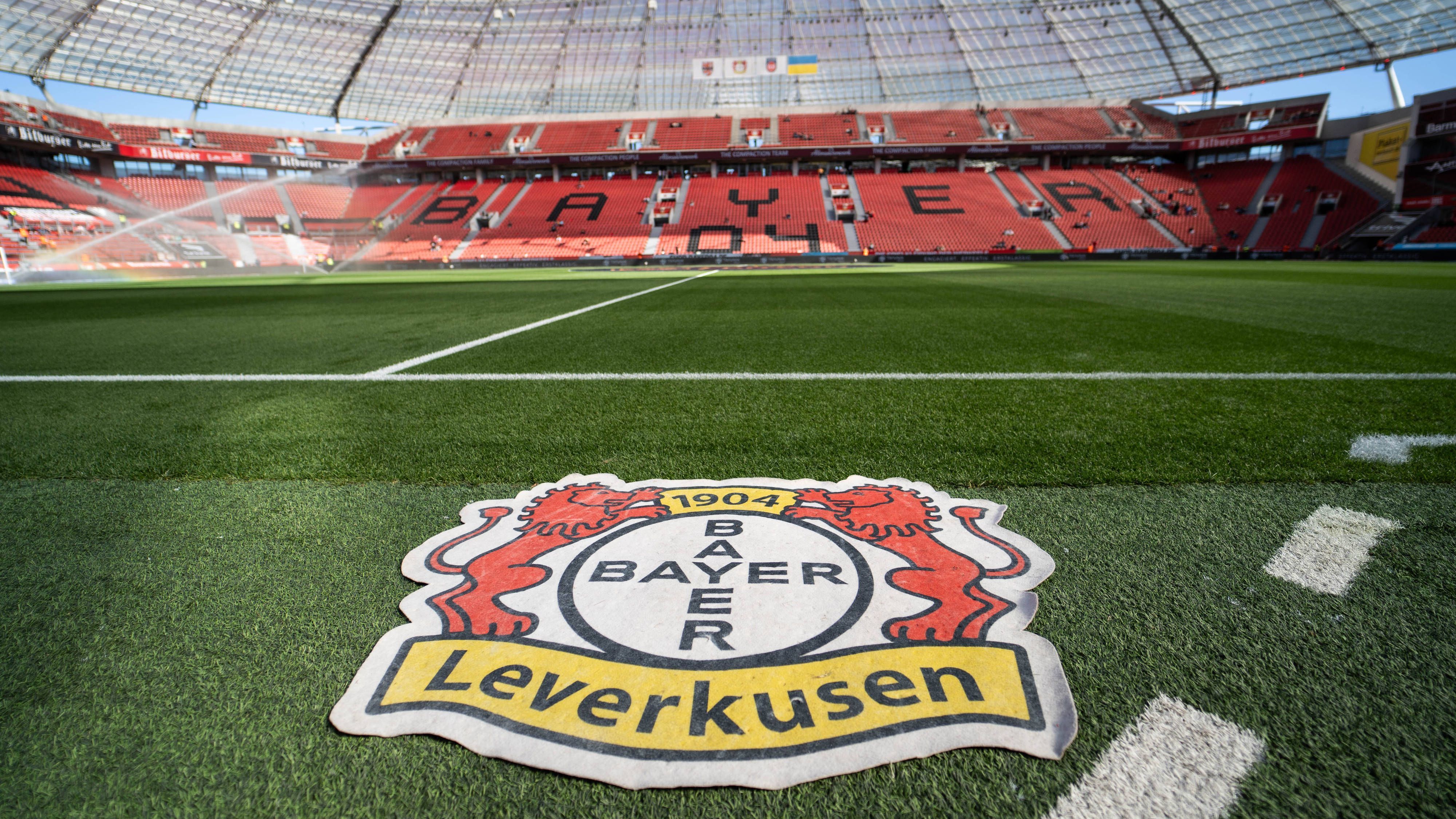 <strong>Platz 10: Bayer 04 Leverkusen (1. Juli 1904)</strong><br>Bei Bayer 04 Leverkusen begann die Geschichte am Werk. Mit einer Petition erwirkten zwei Turnwarte am 1. Juli 1904 die Gründung des "Turn- und Spielverein der Farbenfabriken vorm. Friedrich Bayer &amp; Co. in Leverkusen“ - kurz TuS 04. Drei Jahre später kam dann der Fußball hinzu.&nbsp;<br><br><strong>Saisons in der Bundesliga: 24</strong>