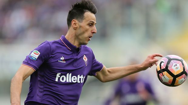 
                <strong>Nikola Kalinic (AC Florenz)</strong><br>
                Neben vielen internationalen Stars, hat Milan natürlich auch ein Auge auf herausragende Spieler in Italien geworfen. Laut "gianlucadimarzio.com" soll Coach Vincenzo Montella ein großer Fan von Florenz-Torjäger Nikola Kalinic sein und den Kroaten gerne in seinem Team sehen. Der 29-jährige Kalinic hat in der laufenden Serie-A-Saison bereits 14 Treffer erzielt. Sein Vertrag beim Klub aus der Toskana läuft noch bis 2019.
              