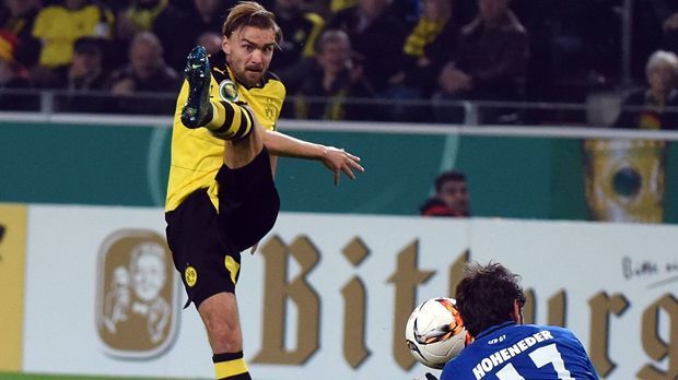 
                <strong>Marcel Schmelzer</strong><br>
                Marcel Schmelzer: Viel unterwegs auf der linken Seite, konnte sich dadurch häufig ins Dortmunder Angriffsspiel einschalten. In der Defensive ohne Probleme. ran-Note: 3+
              