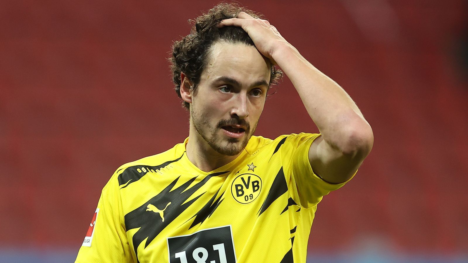 
                <strong>Thomas Delaney</strong><br>
                In der 60. Minute für Dahoud eingewechselt. Kann nicht an die Leistung seines Vorgängers anknüpfen. Im Gegenteil. Ab sofort wirkt die Dortmunder Offensive lange wie abgemeldet, was allerdings nicht allein Delaneys Schuld ist. ran-Note: 4
              