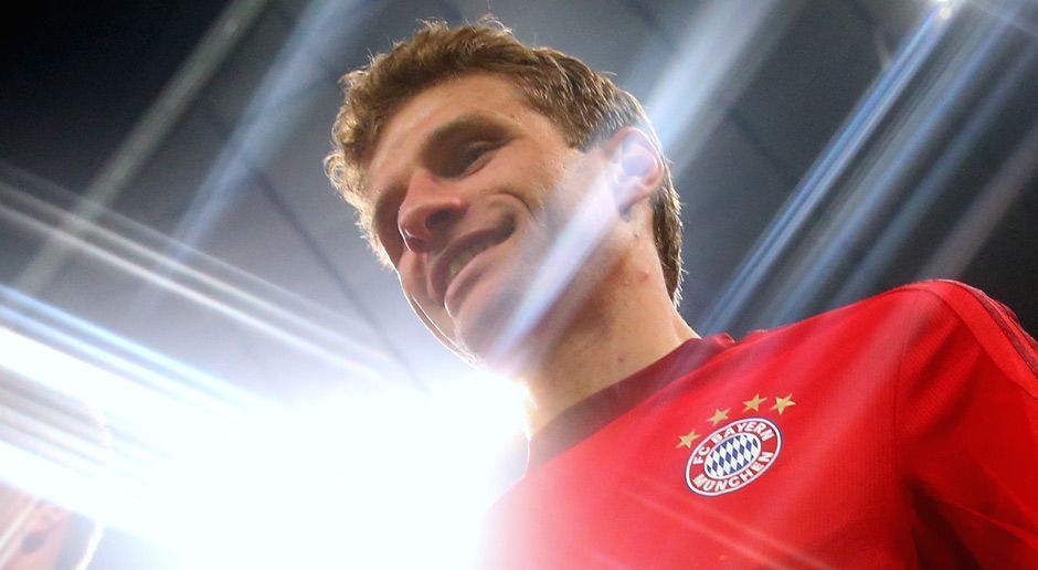 
                <strong>Thomas Müller</strong><br>
                Die Champions League ist das Nonplusultra im europäischen Fußball. Hier will jeder Klub mitmischen. Einige Teams haben sich ihren Traum von der Königsklasse bereits einige Spieltage vor Schluss erfüllt und das Ticket gesichert. ran.de zeigt, wer in der Saison 2016/2017 um den Henkelpott kämpft.
              