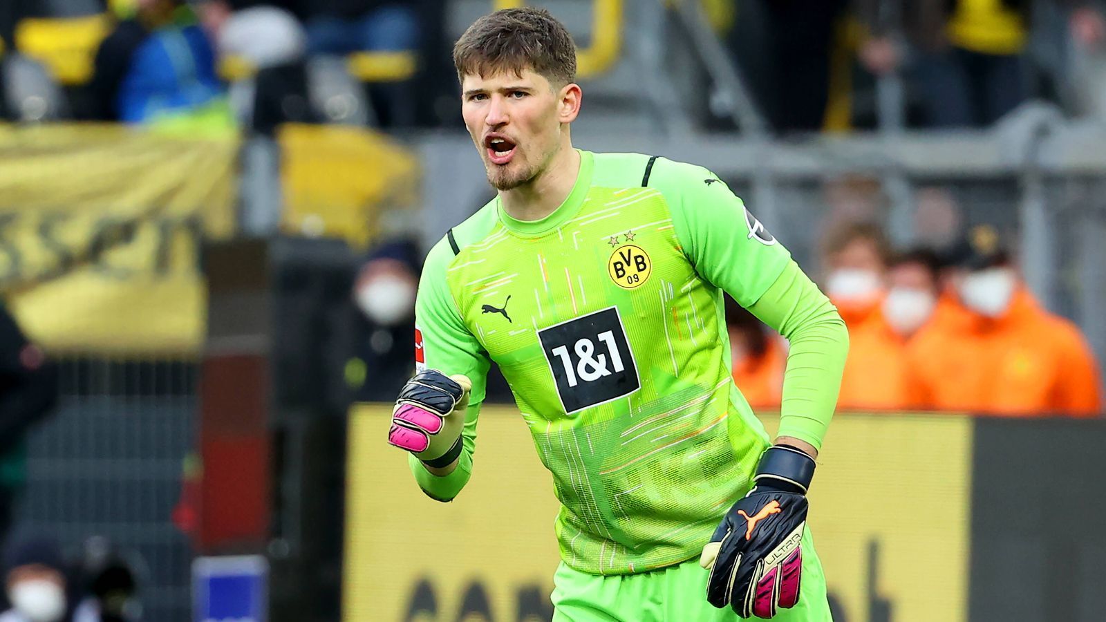 
                <strong>Torwart: Gregor Kobel (Borussia Dortmund)</strong><br>
                Marktwert: 22 Millionen Euro
              