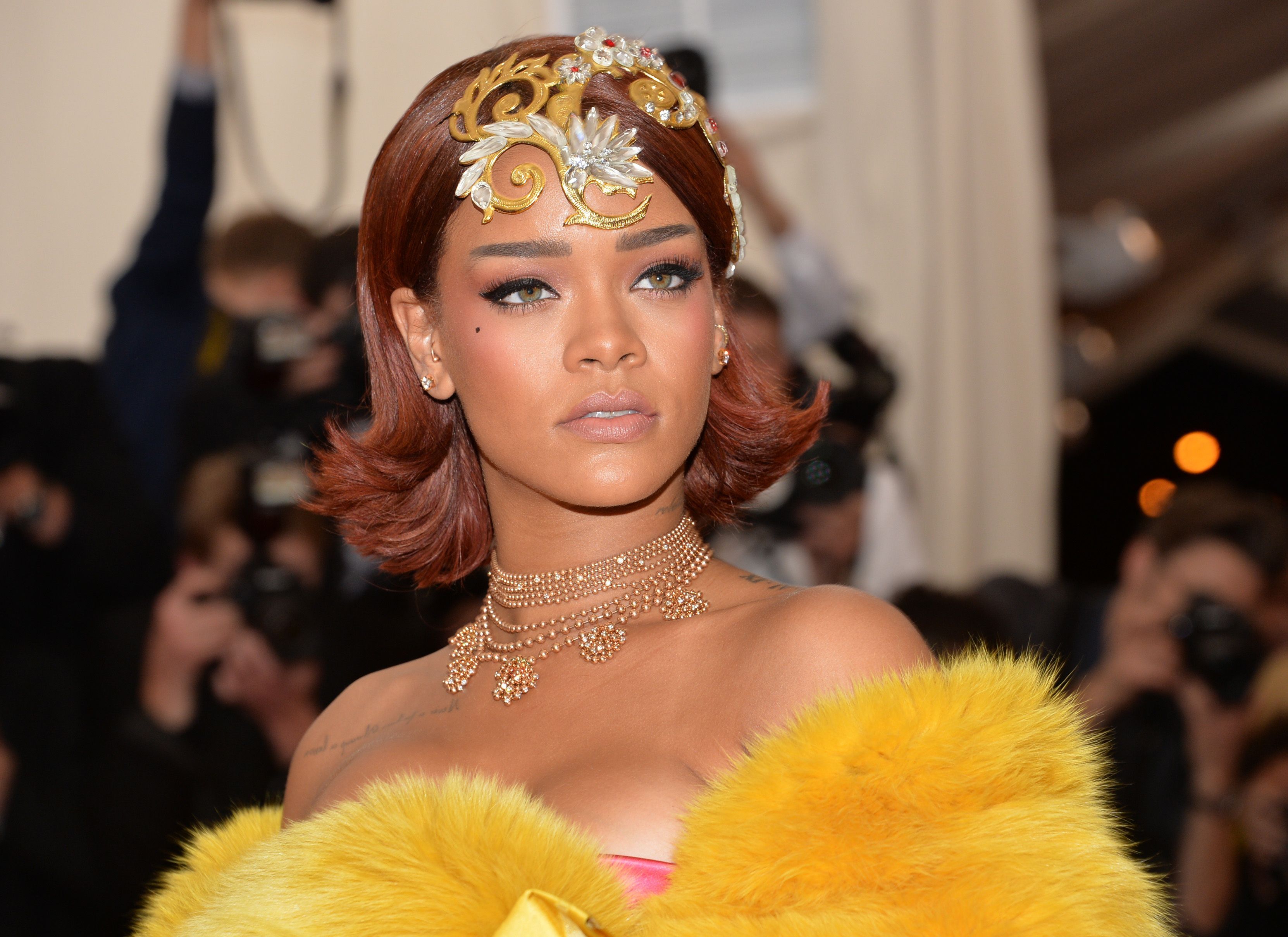 Rihannas Hautfarbe war der Grund für Mobbing-Attacken in ihrer Schulzeit auf Barbados.