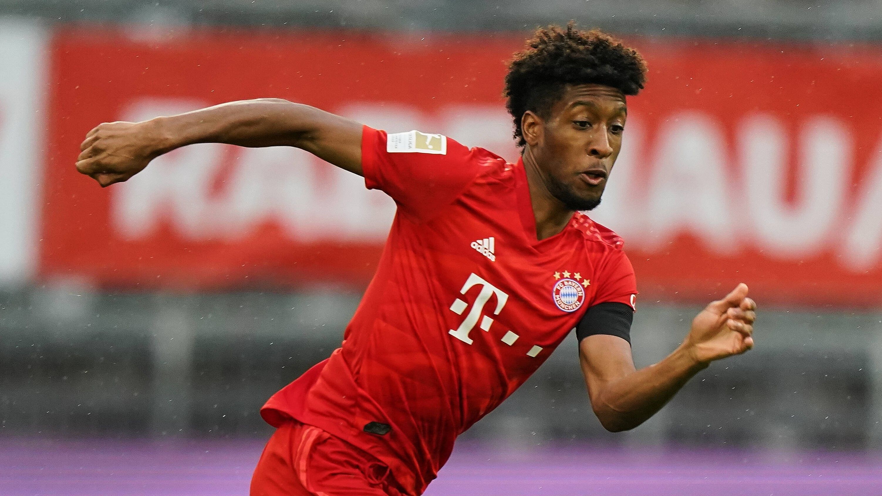 
                <strong>Kingsley Coman</strong><br>
                Kommt für Cuisance in die Partie (62.) und sorgt sofort gleich mit seinen ersten Aktionen für Furore, der Schwung verflacht aber schnell wieder. Hat wie seine Vorgänger aber einen schweren Stand gegen den bockstarken und unermüdlichen Gladbacher Rechtsverteidiger Lainer. ran-Note: 
              