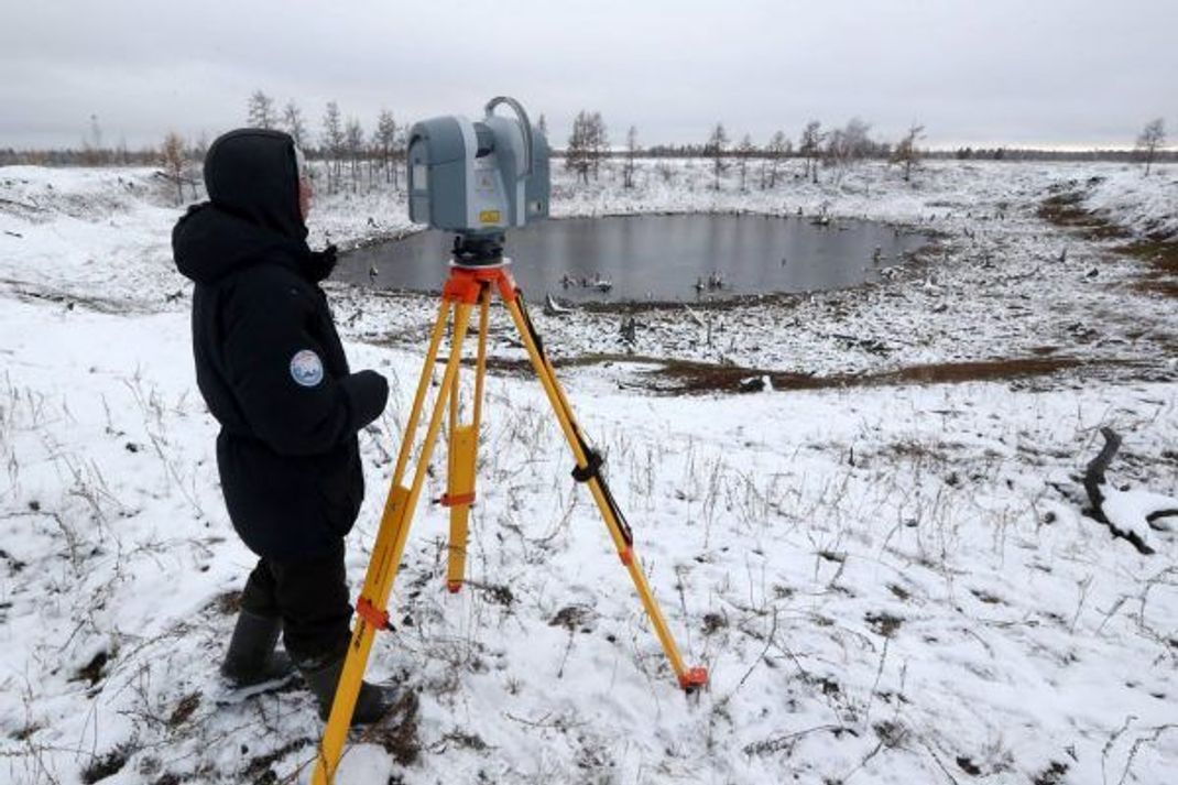 Ewiges Eis? Ein Forscher untersucht in Sibirien, wie sich der Permafrost entwickelt.