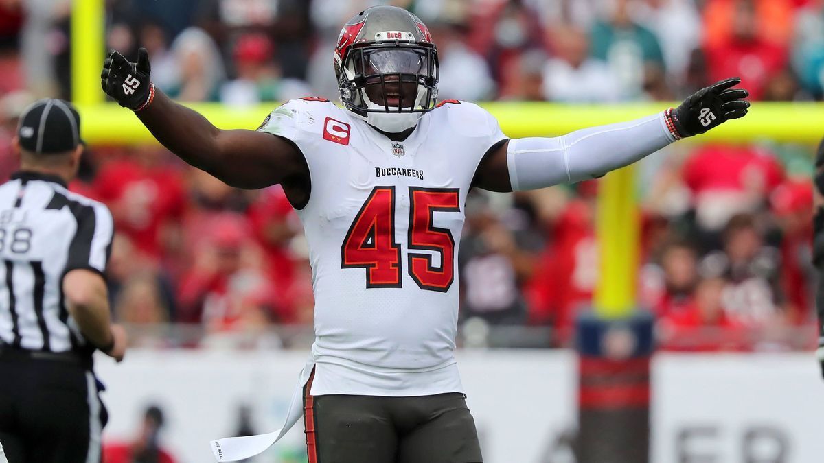 TAMPA, FL - JANUARY 16: Tampa Bay Buccaneers Linebacker Devin White (45) celebrates a defensive stop during the NFL, American Football Herren, USA Wild Card game between the Philadelphia Eagles and...