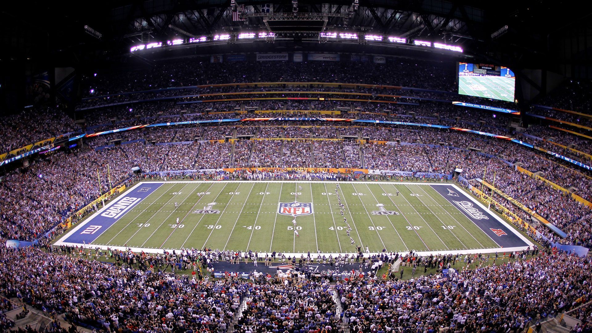 
                <strong>Platz 23: Indianapolis Colts</strong><br>
                &#x2022; Stadion: Lucas Oil Stadium<br>&#x2022; Preis für ein kleines Bier: 8 Dollar <br>
              