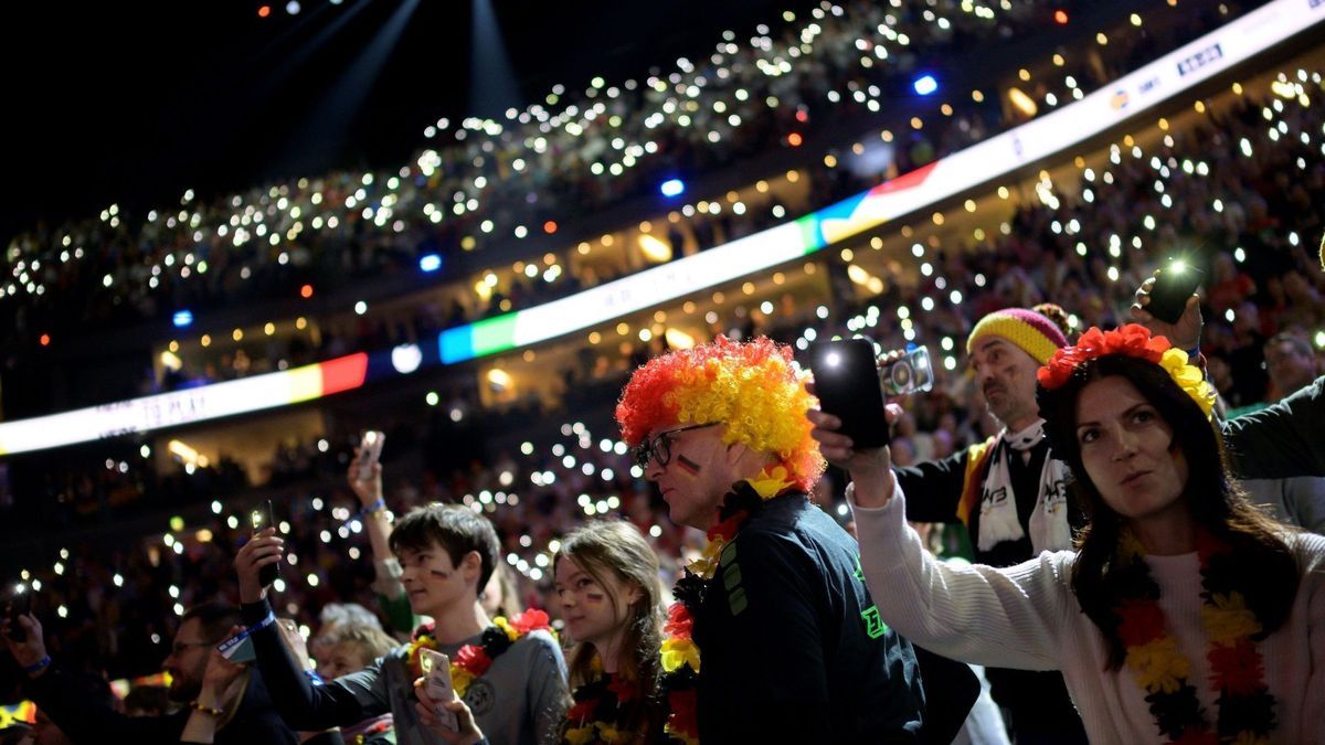 EM-Fieber: Handball-Fans zu Jahresbeginn in Köln