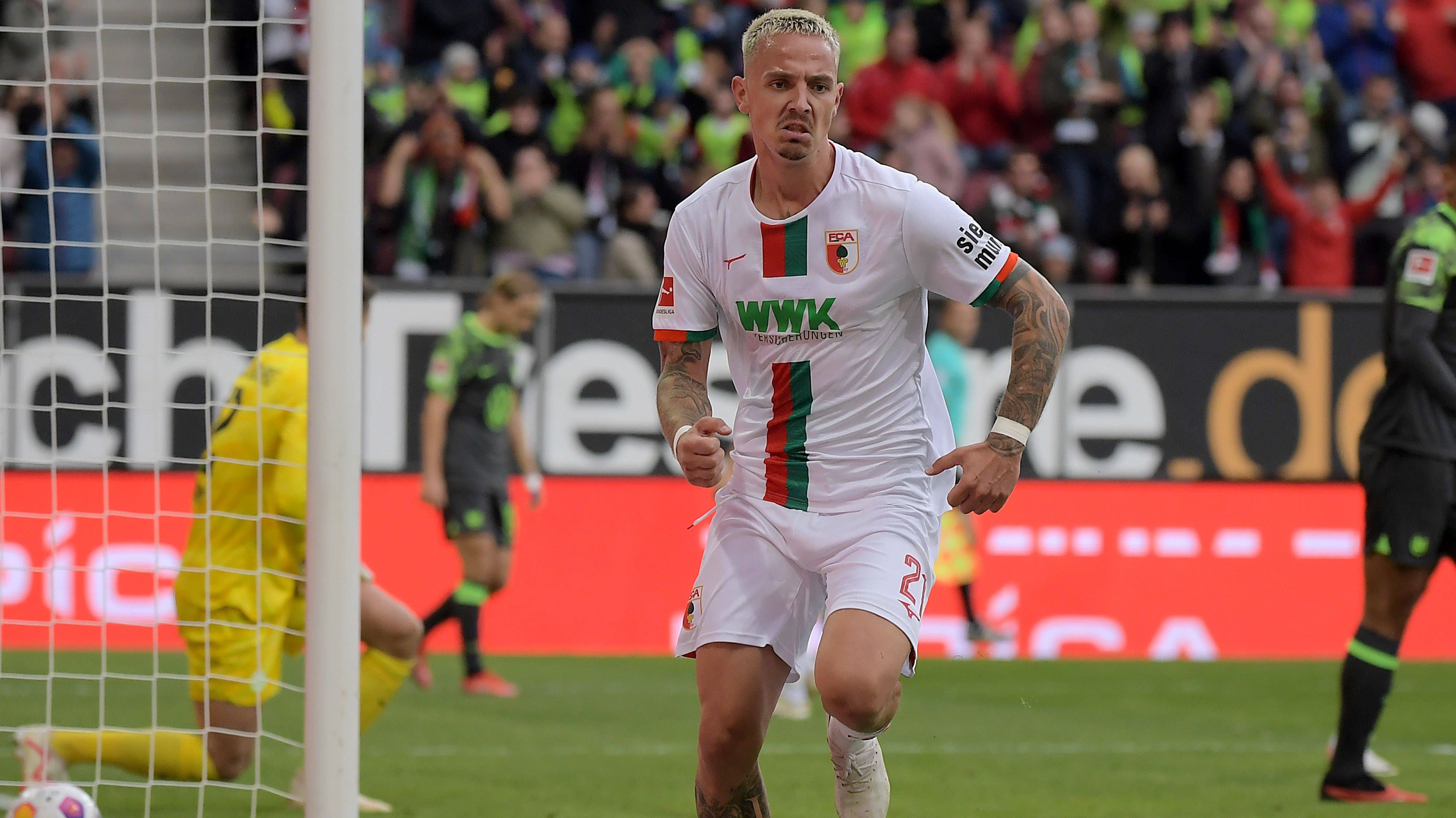 <strong>Phillip Tietz (FC Augsburg)</strong><br>Der "kicker" bringt einen neuen Kandidaten ins Spiel, der bald beim DFB eine Rolle spielen könnte. Nach Informationen des Magazins war der Bundestrainer bei der Partie zwischen dem FC Augsburg und dem VfL Wolfsburg anwesend, um sich Phillip Tietz genauer anzusehen.