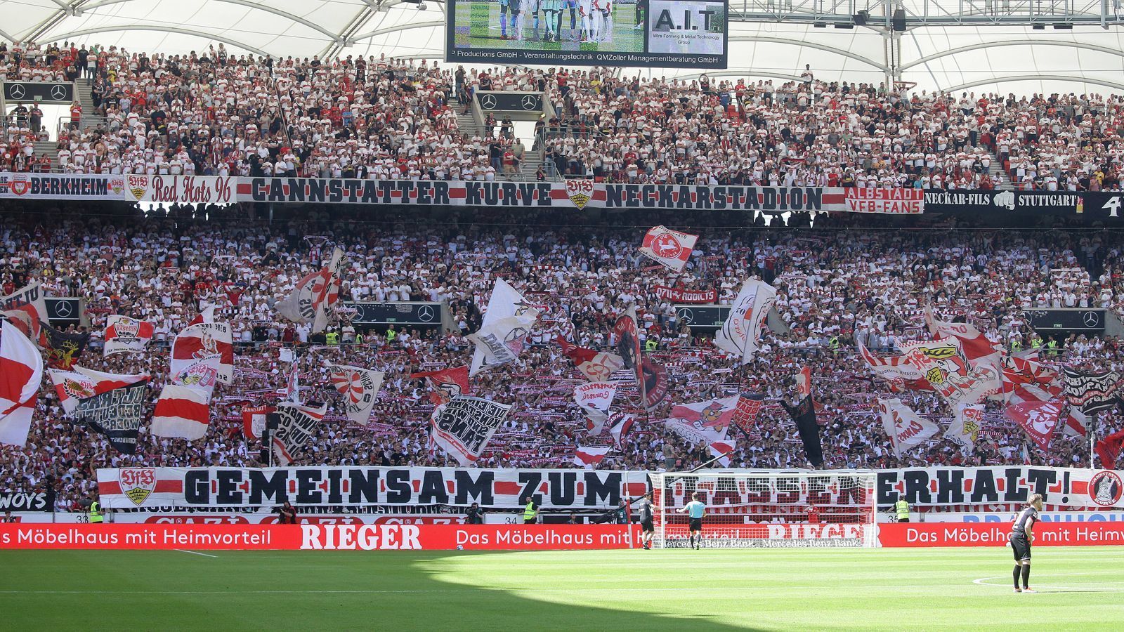 
                <strong>Platz 6: VfB Stuttgart</strong><br>
                &#x2022; Verkaufte Dauerkarten: 28.000<br>&#x2022; Angebotene Dauerkarten: Unbegrenzte Anzahl (Verkauf gestoppt)<br>
              