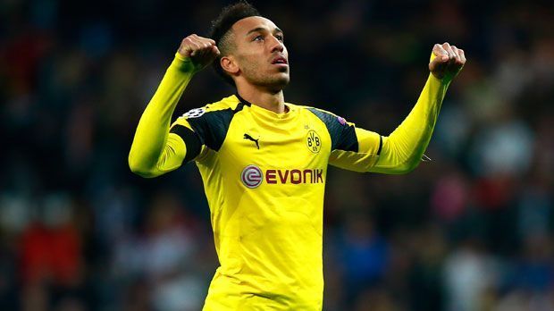 
                <strong>Pierre-Emerick Aubameyang: PSG-Wechsel oder Verbleib beim BVB?</strong><br>
                Es ist wohl nur noch eine Frage der Ablösesumme. Alles deutet daraufhin, dass Pierre-Emerick Aubameyang und Borussia Dortmund nach dem Pokalfinale getrennte Wege gehen. Wie die "Bild" berichtet, hat der Bundesliga-Torschützenkönig bei den BVB-Bossen um eine Wechselfreigabe gebeten. Demnach erscheint es als wahrscheinlich, dass der Gabuner in der Spielzeit 2017/18 für Paris St. Germain stürmen wird - trotz Vertrags bis 2020 in Dortmund. Doch was spricht für PSG? Und wäre ein Verbleib beim BVB aus sportlicher Sicht nicht sinnvoller? ran.de analysiert.
              