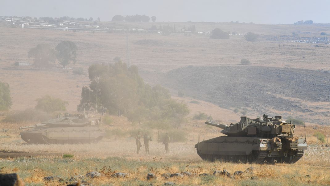 Ein israelischer Panzer nahe der Grenze zu Libanon. Von hier aus greift die Hisbollah immer wieder Ziele im Norden Israels an.