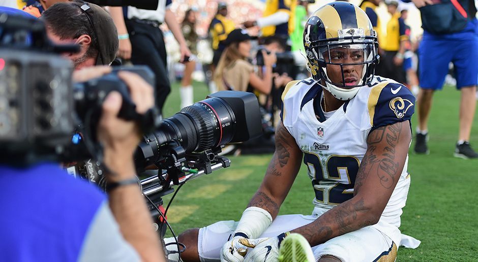 
                <strong>Trumaine Johnson (Cornerback) - Los Angeles Rams</strong><br>
                Nachdem Trumaine Johnson bereits das zweite Jahr in Folge einen Franchise Tag von den Los Angeles Rams erhielt, verdient der Cornerback knapp 16,74 Millionen Dollar in der nächsten Saison. Zu viel für die Rams? Sollte die Franchise es nicht schaffen, mit dem Verteidiger einen langfristigen Deal bis zum 15. April auszuhandeln, dürften Trade-Angebote anderer Teams wohl ein ernsthaftes Thema in Los Angeles werden.
              